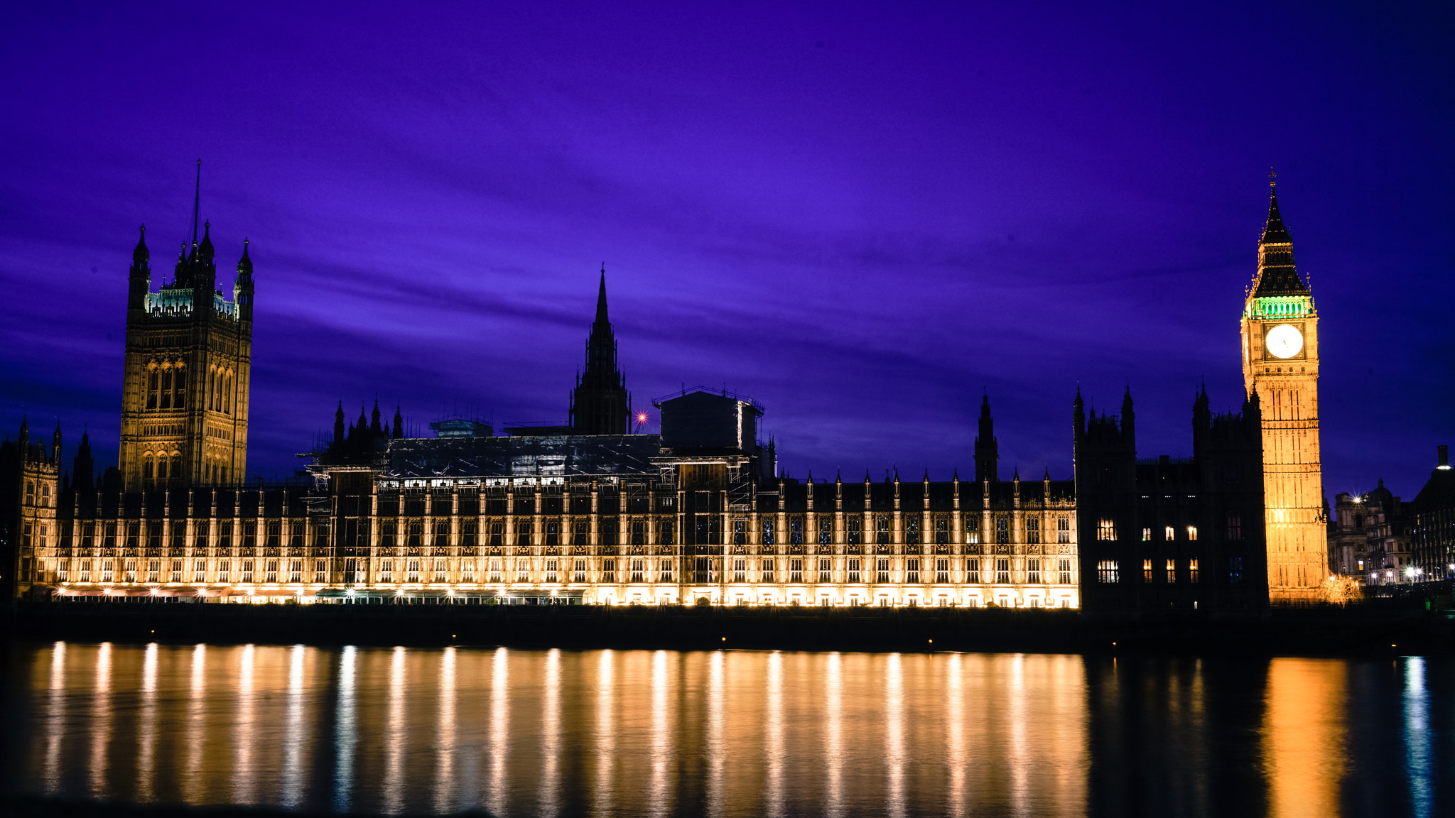 Sony a7R II + Sony Sonnar T* FE 35mm F2.8 ZA sample photo. City view in london photography