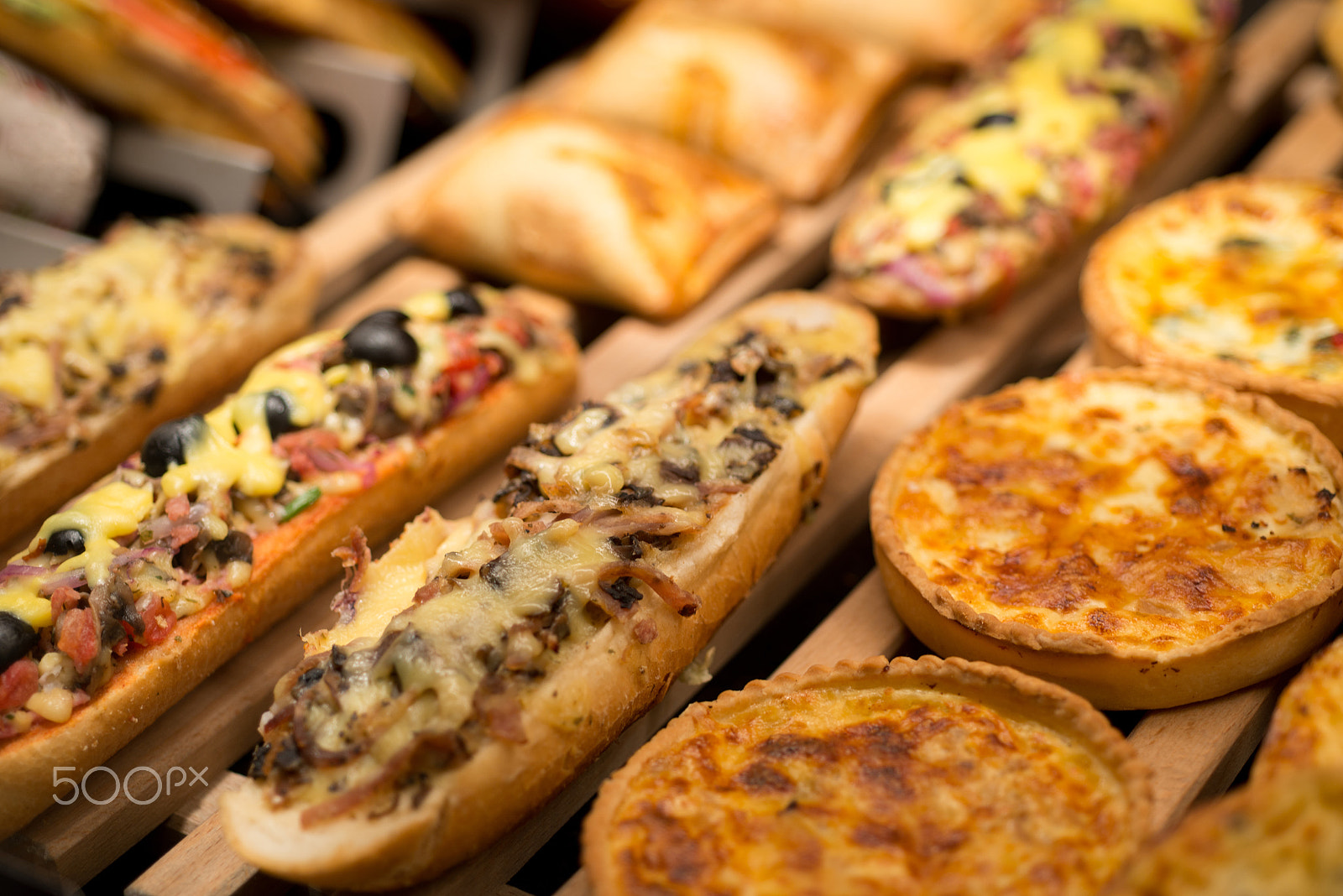 Nikon AF Micro-Nikkor 60mm F2.8D sample photo. Selling fast food and pastries photography