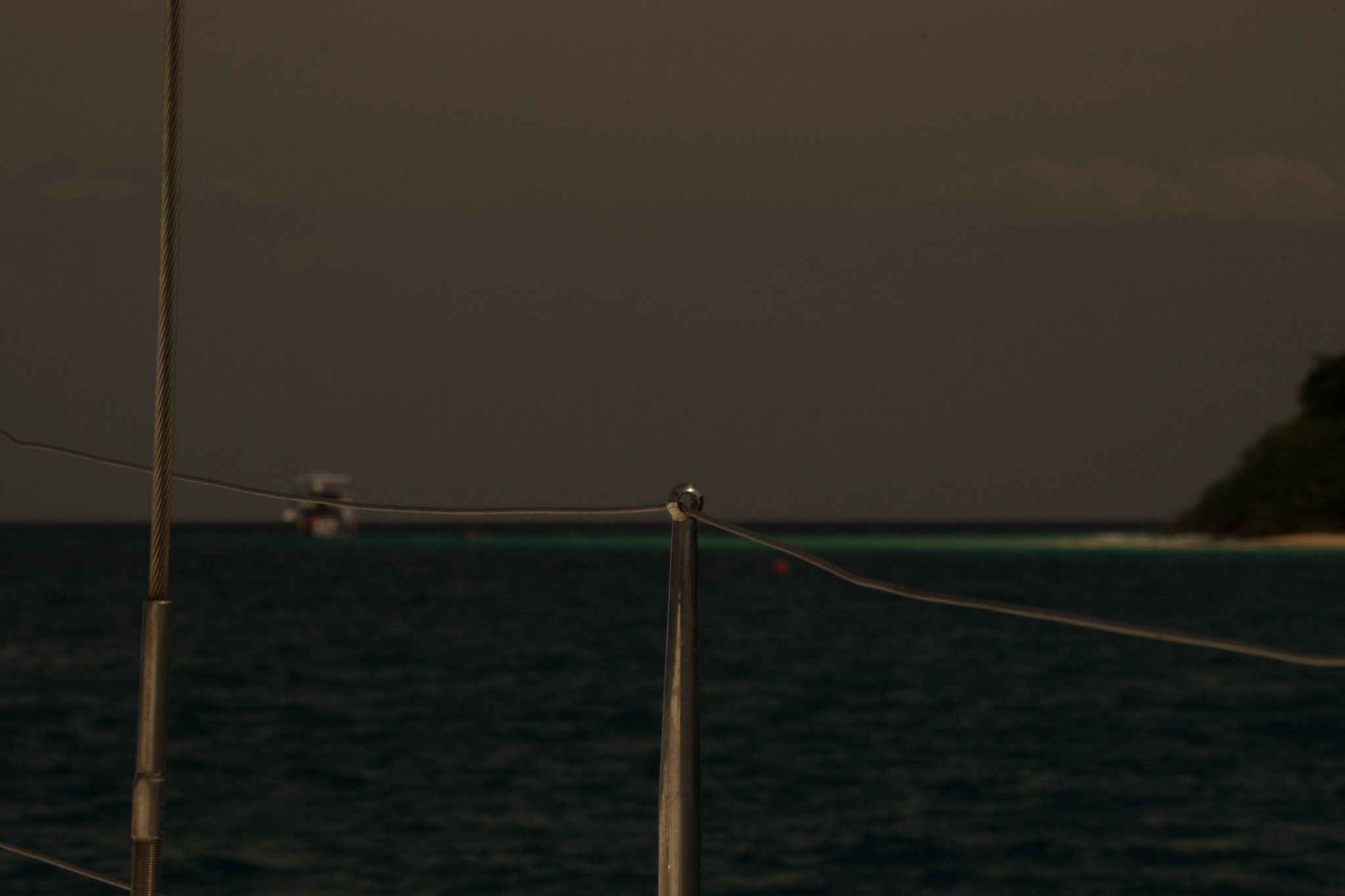 Sony a7 + Sony FE 70-200mm F4 G OSS sample photo. Railing photography