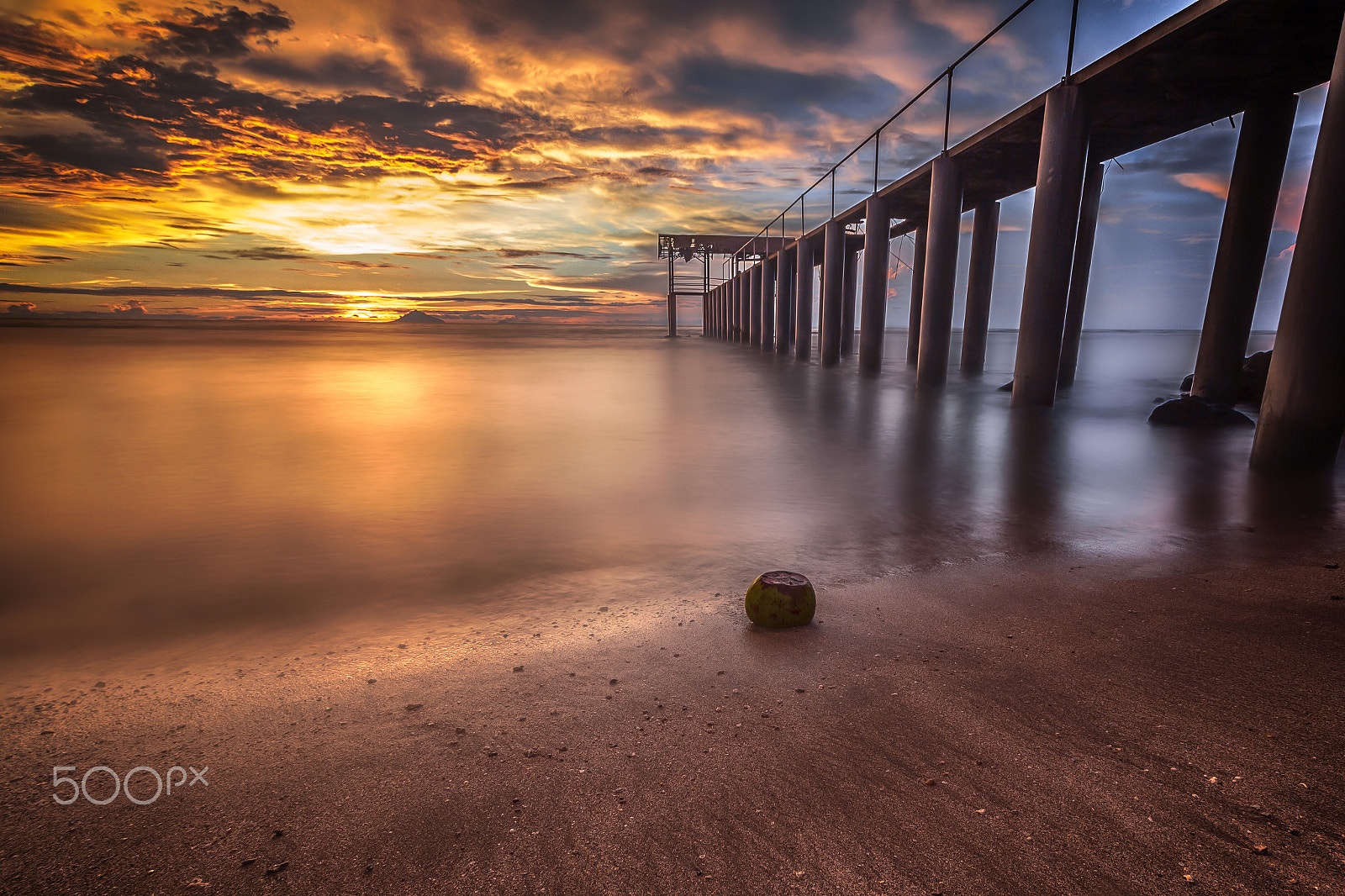 Canon EF-S 10-22mm F3.5-4.5 USM sample photo. Seascapes, sunset, sunrise, beach, sun, sky, photography