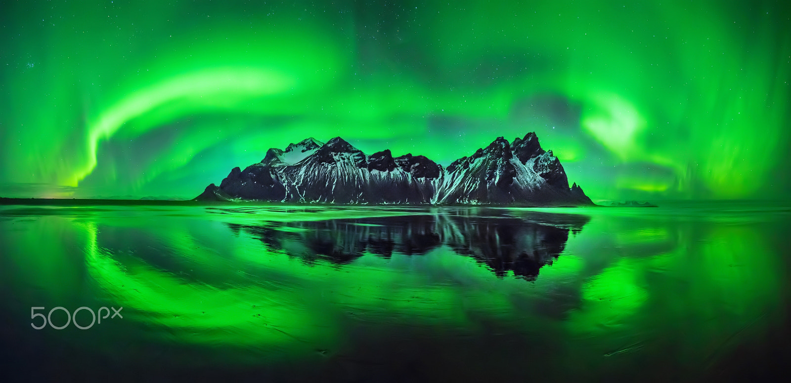 Sony a7R + Voigtlander HELIAR-HYPER WIDE 10mm F5.6 sample photo. Stokksnes aurora photography