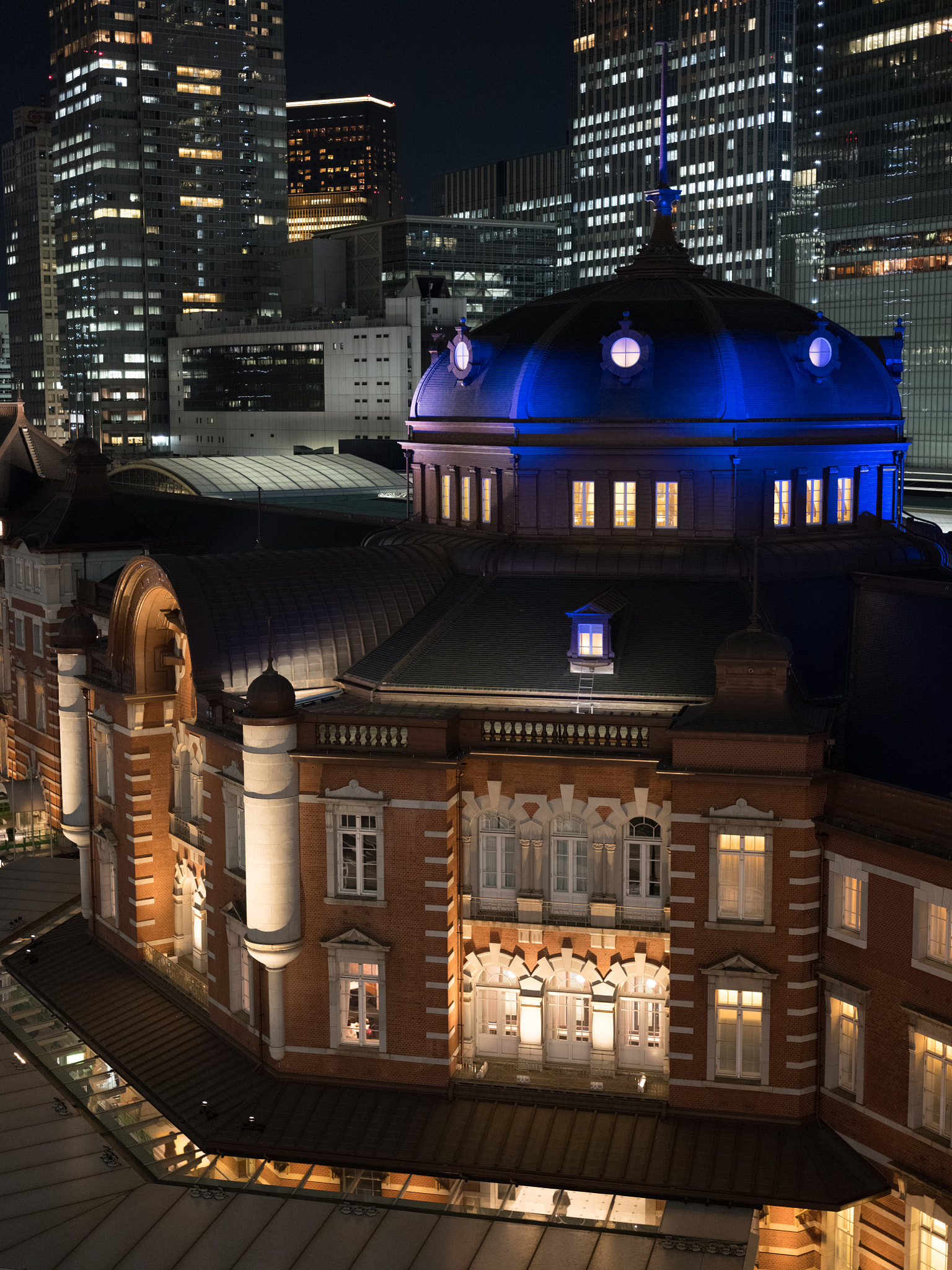 Fujifilm GFX 50S + Fujifilm GF 63mm F2.8 R WR sample photo. Blue tokyo station photography