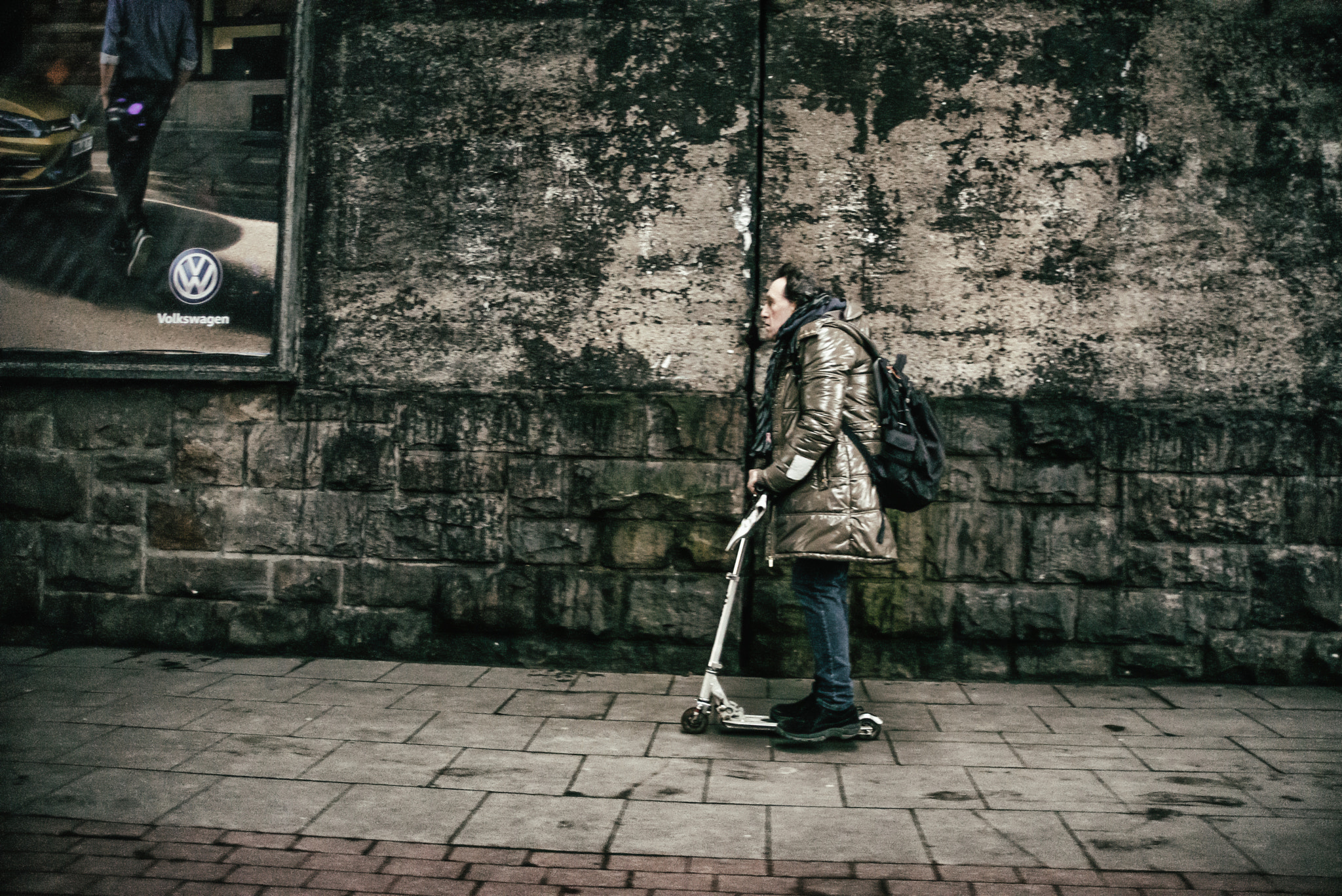 AF Zoom-Nikkor 28-105mm f/3.5-4.5D IF sample photo. Elderly skater photography