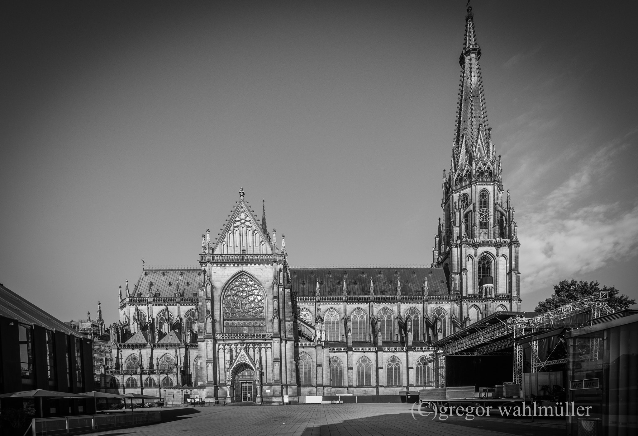 Olympus OM-D E-M1 + Olympus M.Zuiko Digital ED 7-14mm F2.8 PRO sample photo. Maria empfängnis dom in linz, austria photography