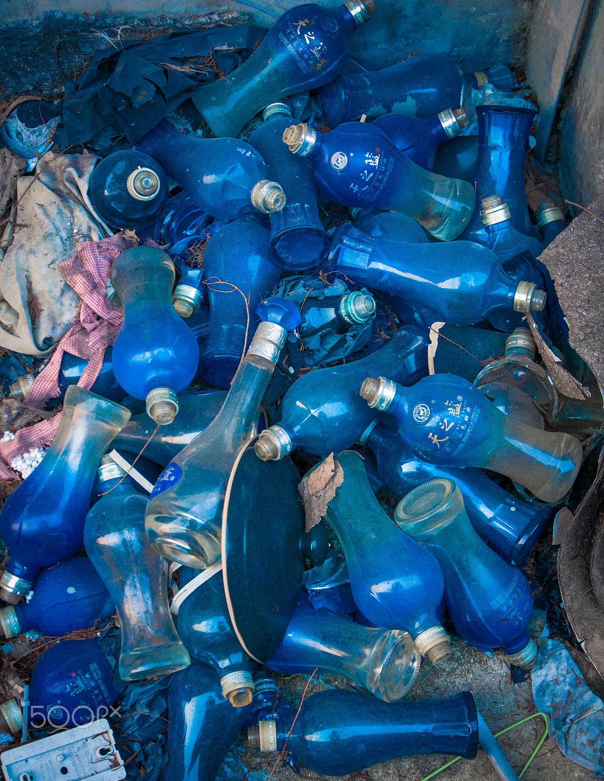 Nikon D300S sample photo. Chinese liquor bottles 天之蓝 photography
