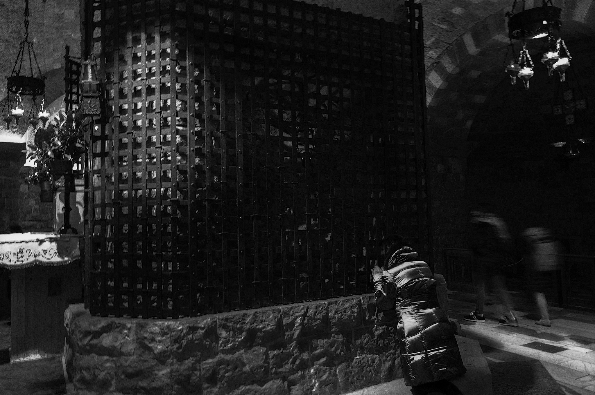 Nikon D3200 sample photo. The crypt of saint francis in assisi photography