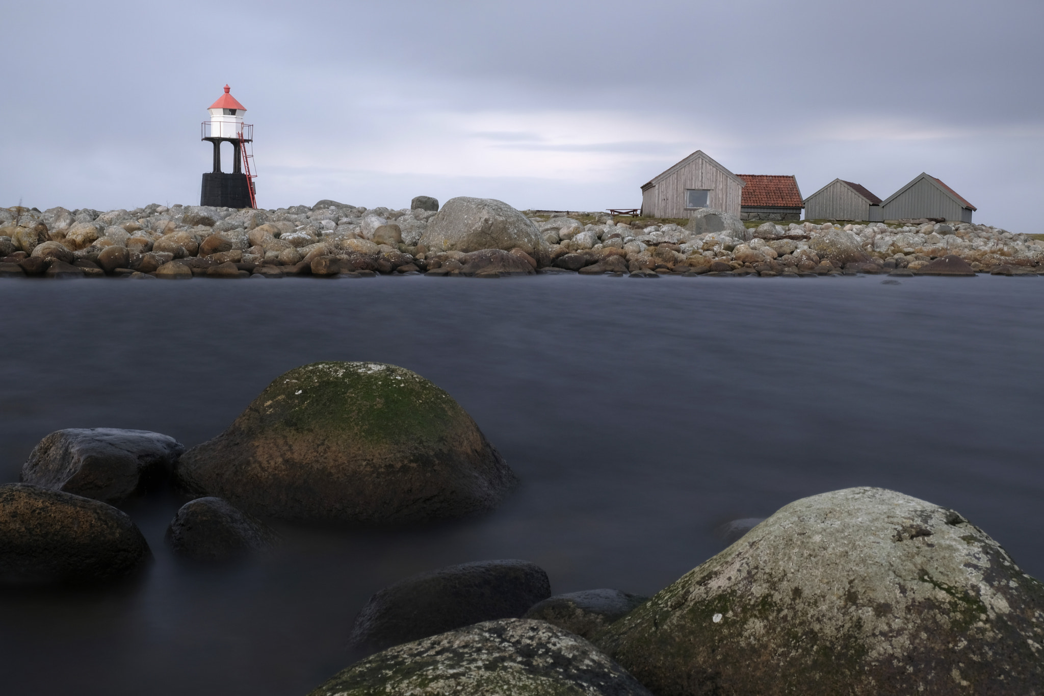 Fujifilm X-Pro2 + Fujifilm XF 18-55mm F2.8-4 R LM OIS sample photo. Haatangen lighthouse photography