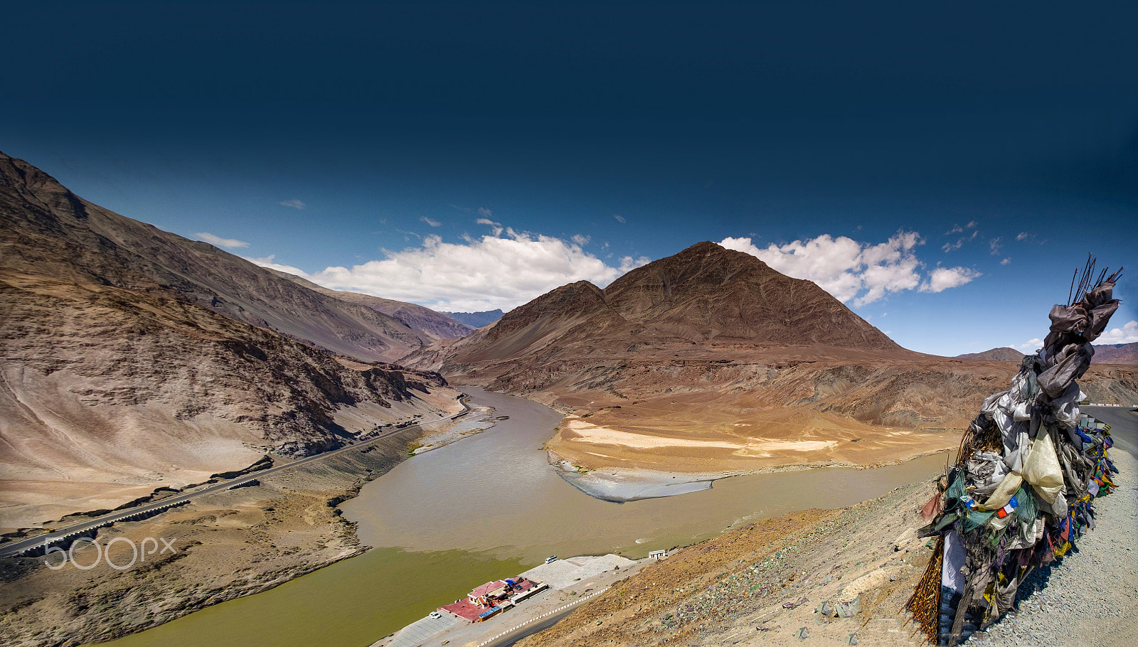 Fujifilm X-T10 + Fujifilm XF 10-24mm F4 R OIS sample photo. Confluence of indus and zanskar rivers photography