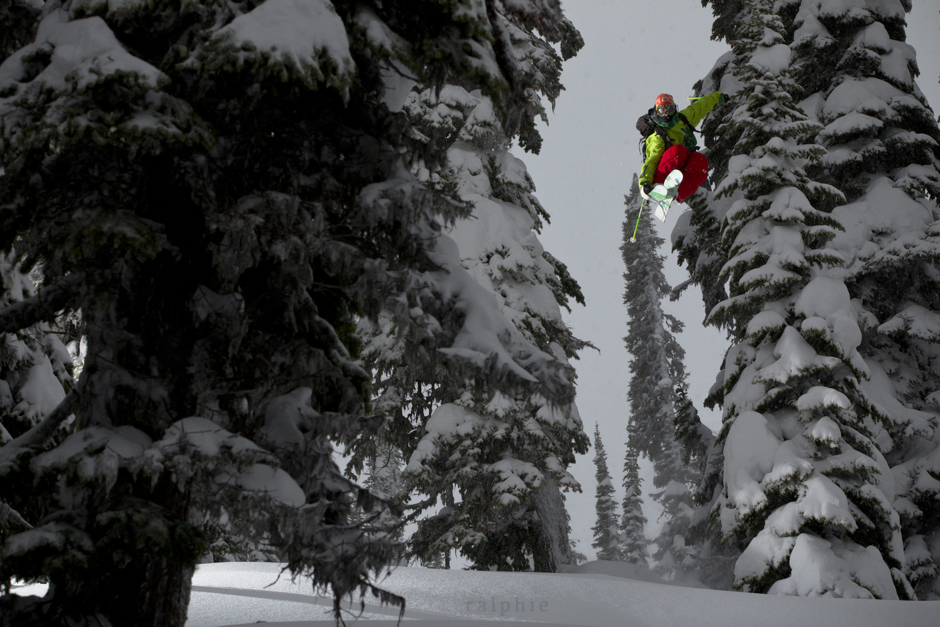 Canon EOS-1D Mark IV sample photo. Skier photography