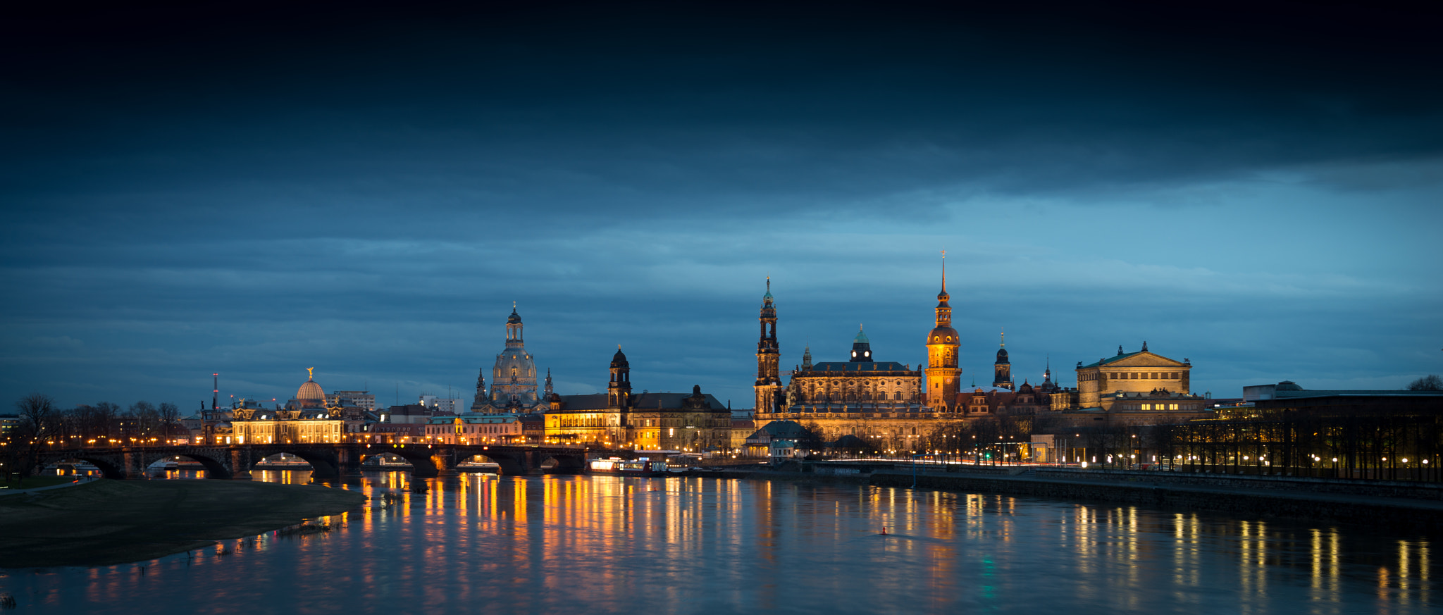 Nikon D800 + Nikon AF-S Nikkor 24-70mm F2.8E ED VR sample photo. Silhouette of dresden old town in the blue hour photography