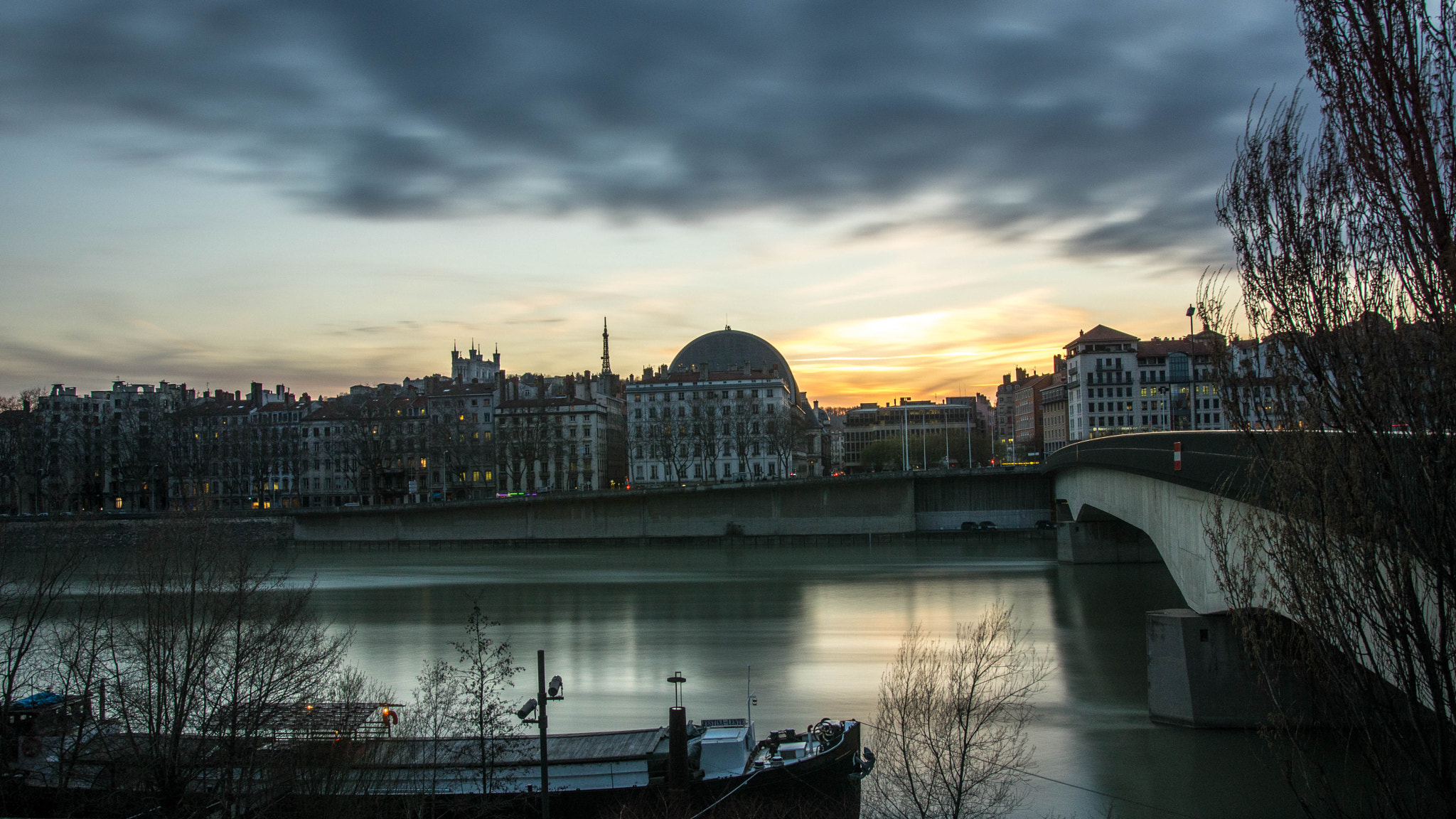 Pentax K-3 II sample photo. Rhone river lyon photography