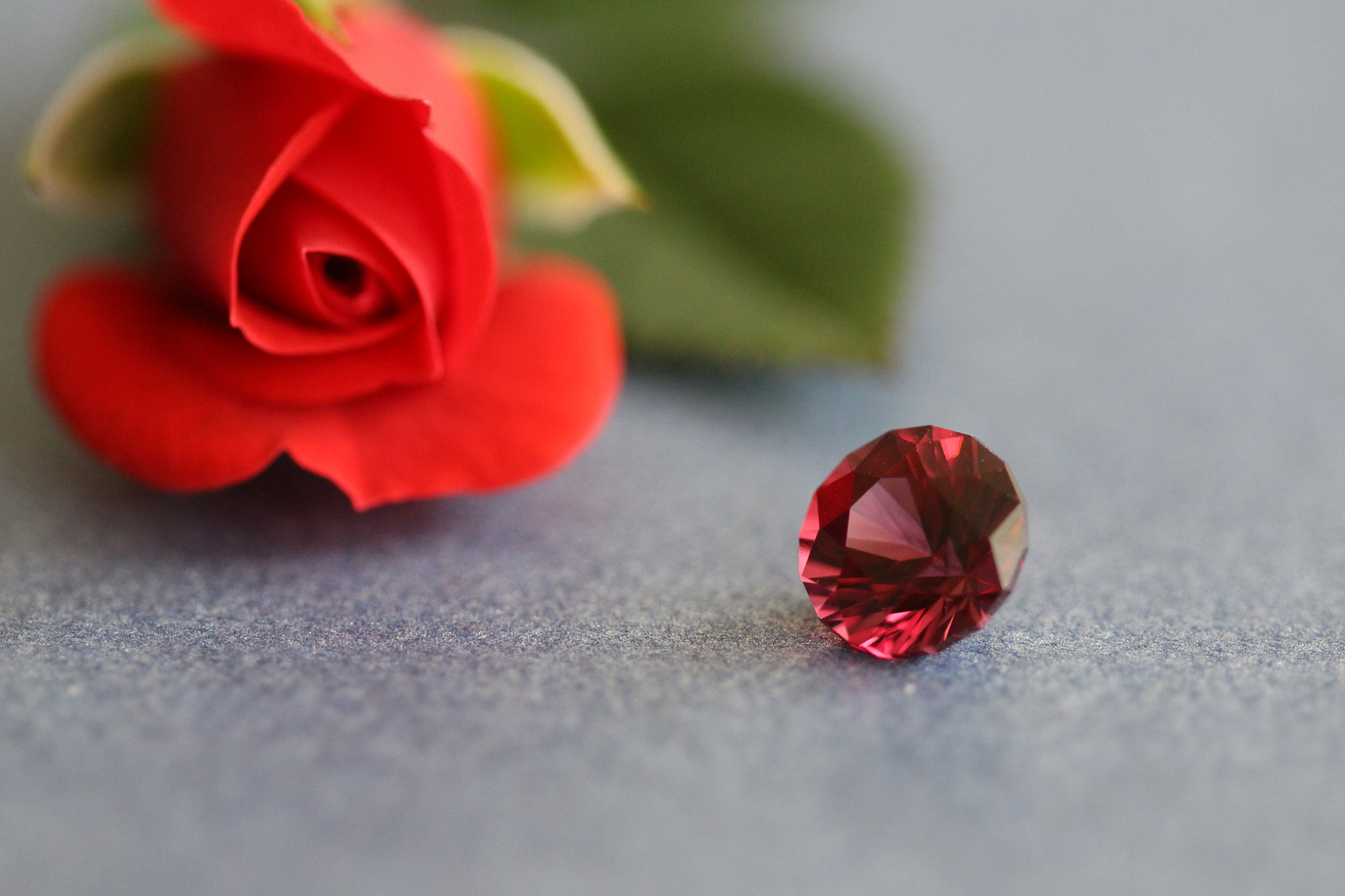 Canon EF 100mm F2.8 Macro USM sample photo. Rhodolite garnet photography