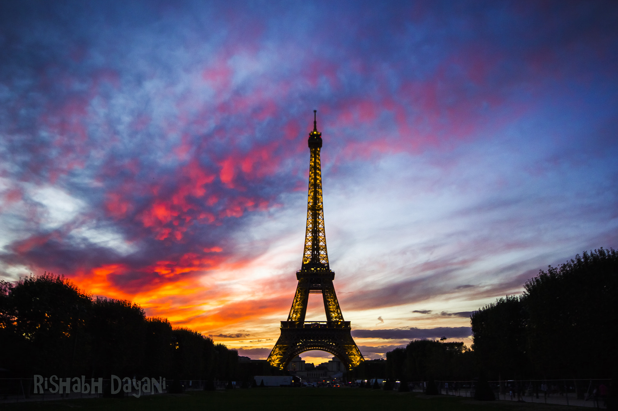 Sigma 10-20mm F4-5.6 EX DC HSM sample photo. Sunset in paris photography