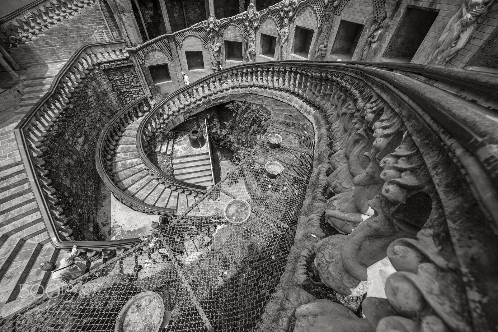 Nikon D800 + Sigma 12-24mm F4.5-5.6 EX DG Aspherical HSM sample photo. Patterns and stairway photography