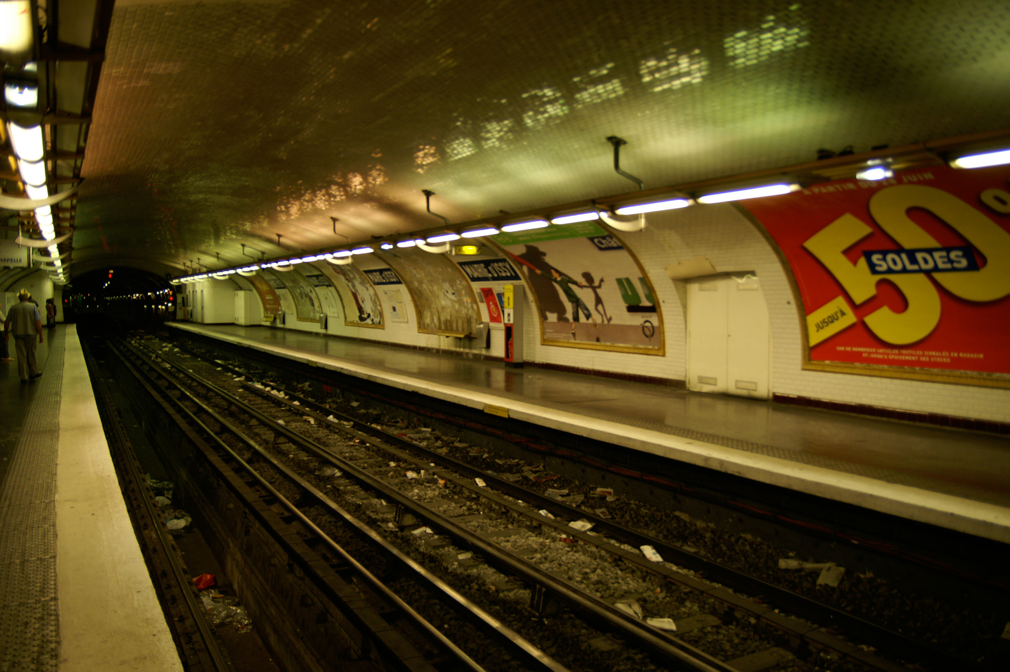 KONICA MINOLTA DYNAX 7D sample photo. Underground photography