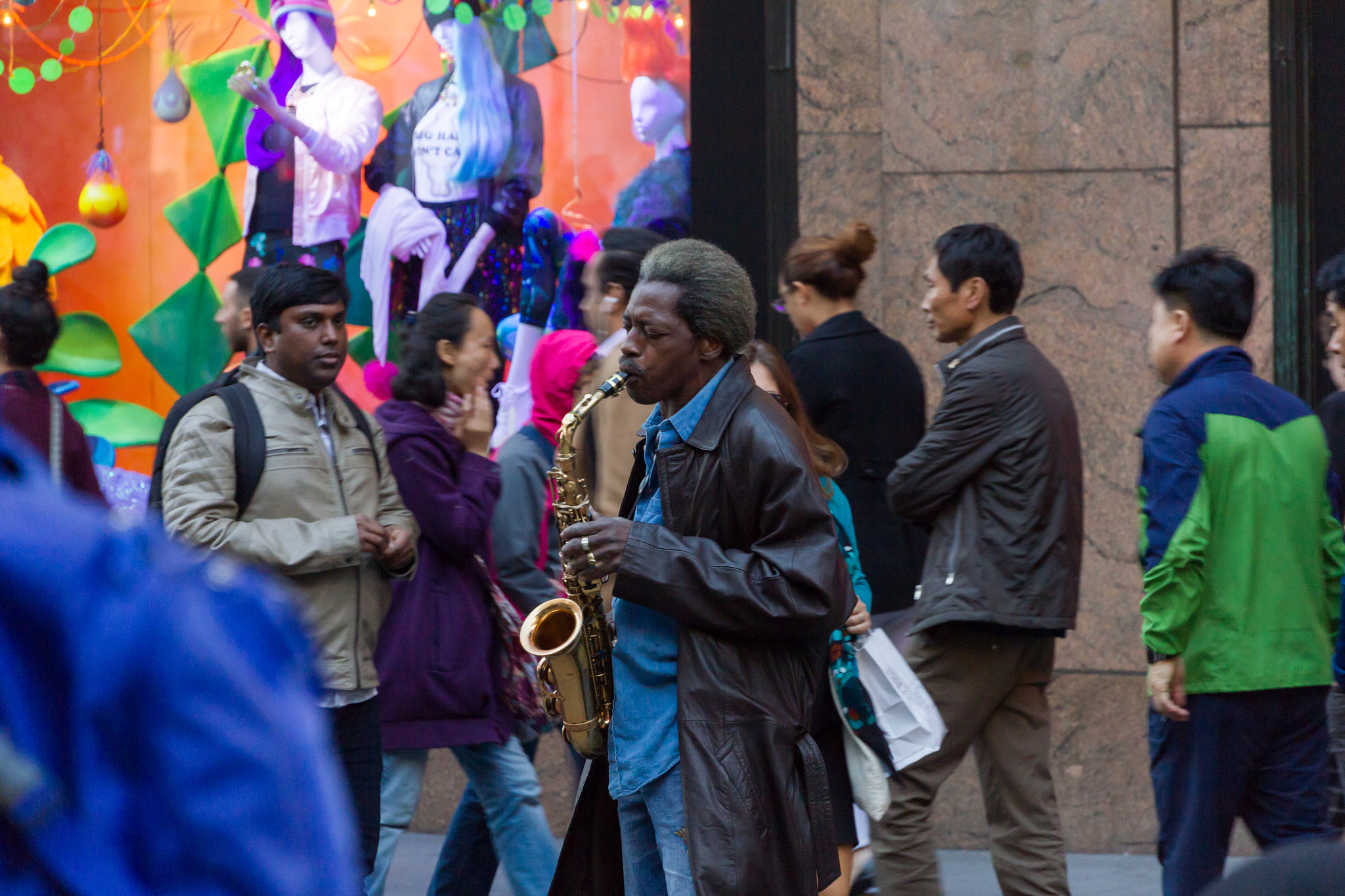 Canon EOS 550D (EOS Rebel T2i / EOS Kiss X4) sample photo. Saxophonist photography