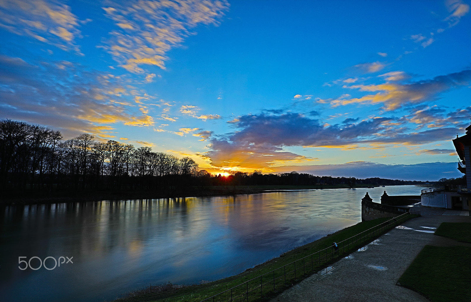 Canon EF 16-35mm F4L IS USM sample photo. Pillnitz photography