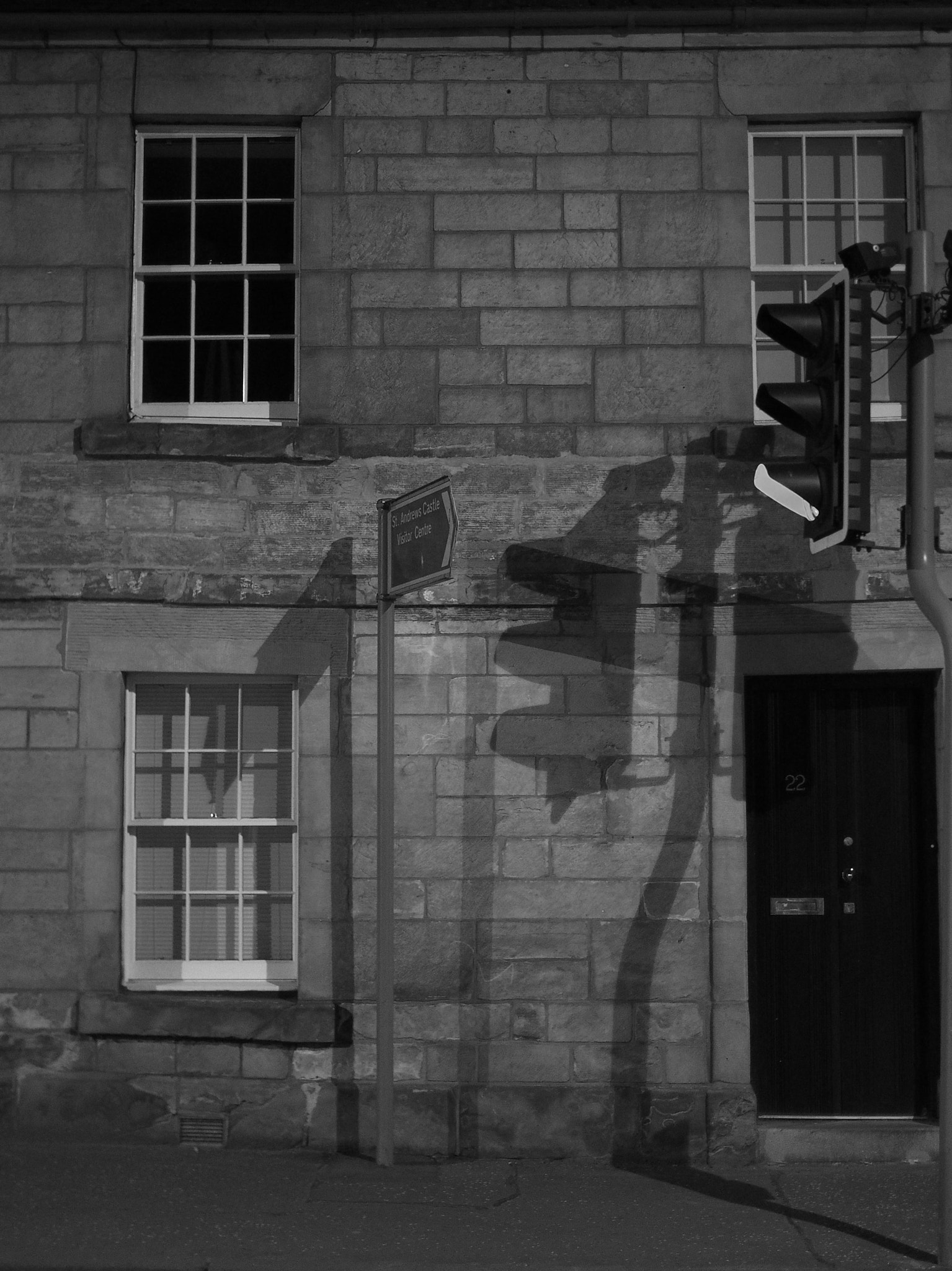 Olympus OM-D E-M5 + Olympus M.Zuiko Digital 25mm F1.8 sample photo. A play of shadows photography