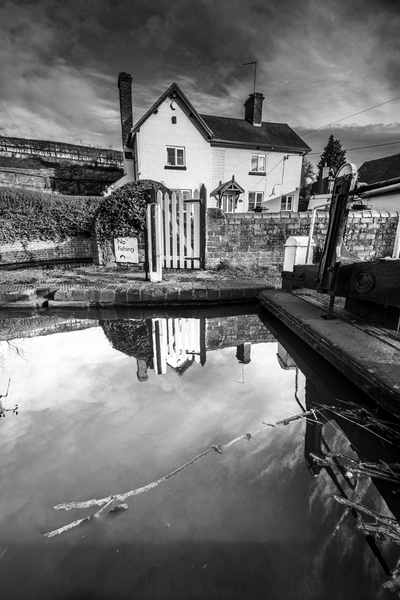 Nikon D5200 + Tamron SP AF 10-24mm F3.5-4.5 Di II LD Aspherical (IF) sample photo. Lock keepers cottage b&w photography