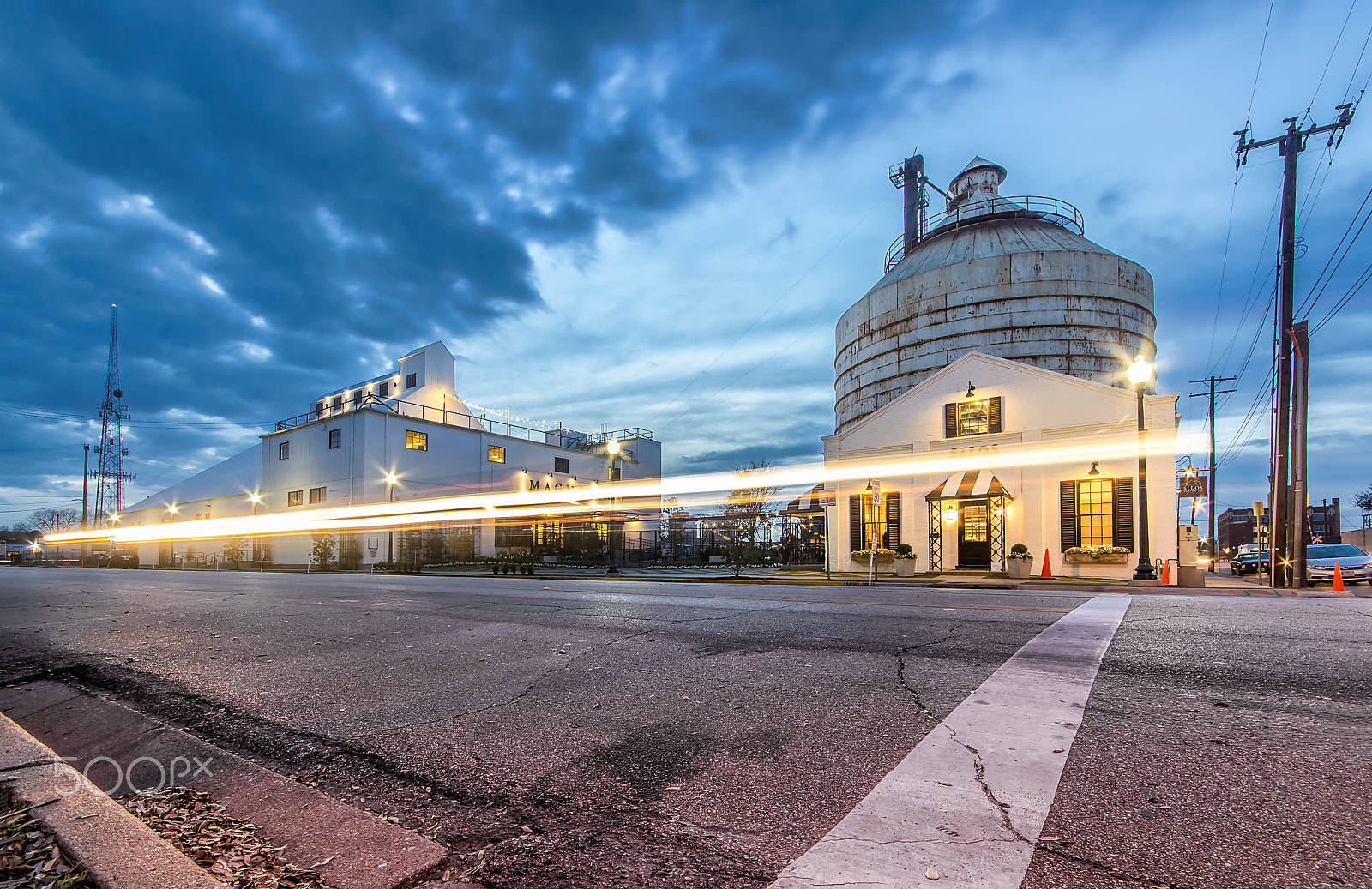 Sigma 10-20mm F4-5.6 EX DC HSM sample photo. Magnolia silos photography