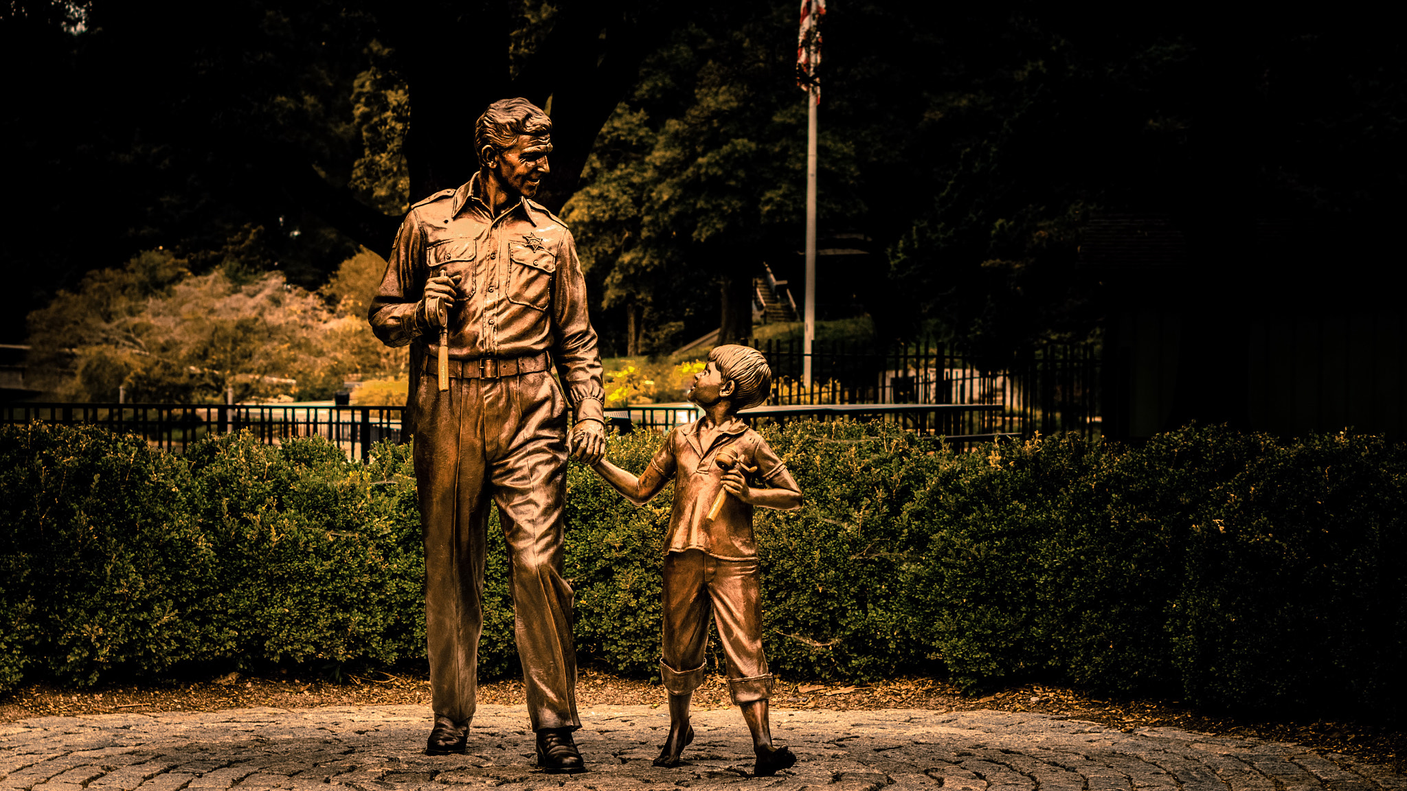 Sony Alpha a3000 + E 50mm F1.8 OSS sample photo. Andy griffith statue photography