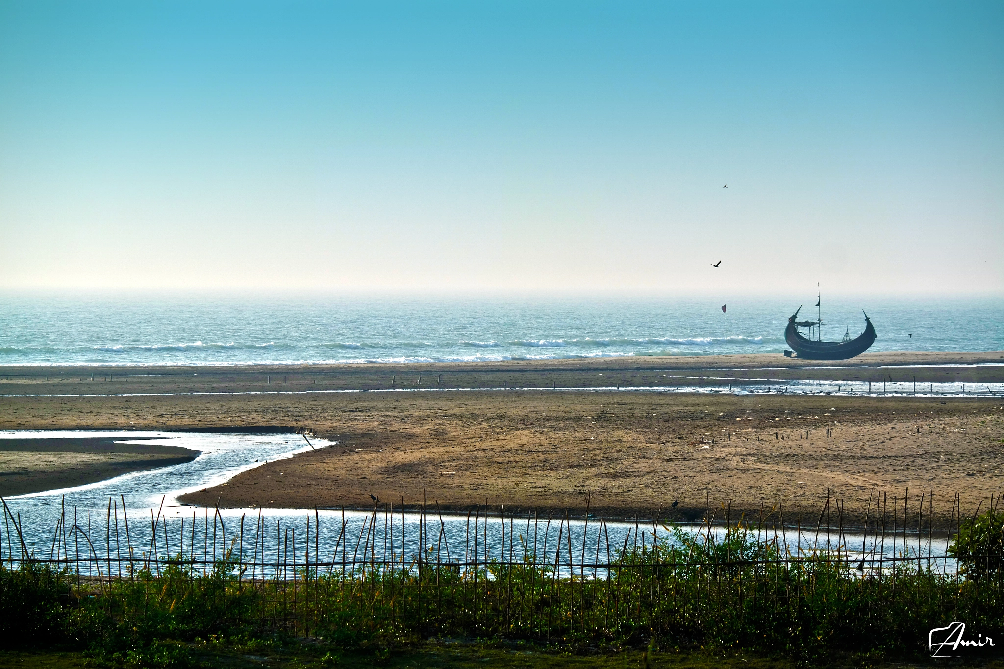 Samsung NX30 + NX 50-200mm F4-5.6 sample photo. Boat by the shore photography