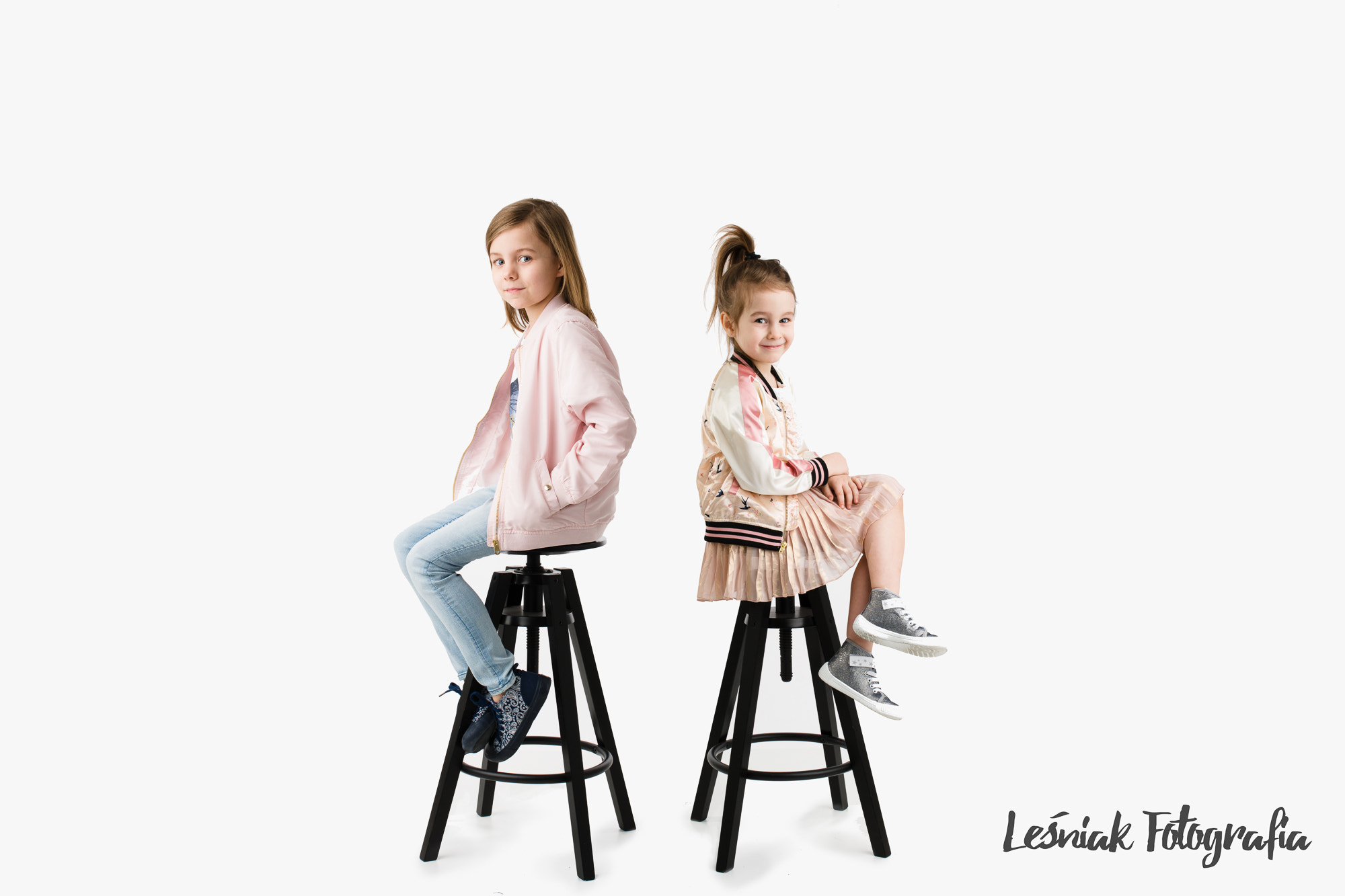 Sigma 35mm F1.4 DG HSM Art sample photo. 2 girls in studio :) photography