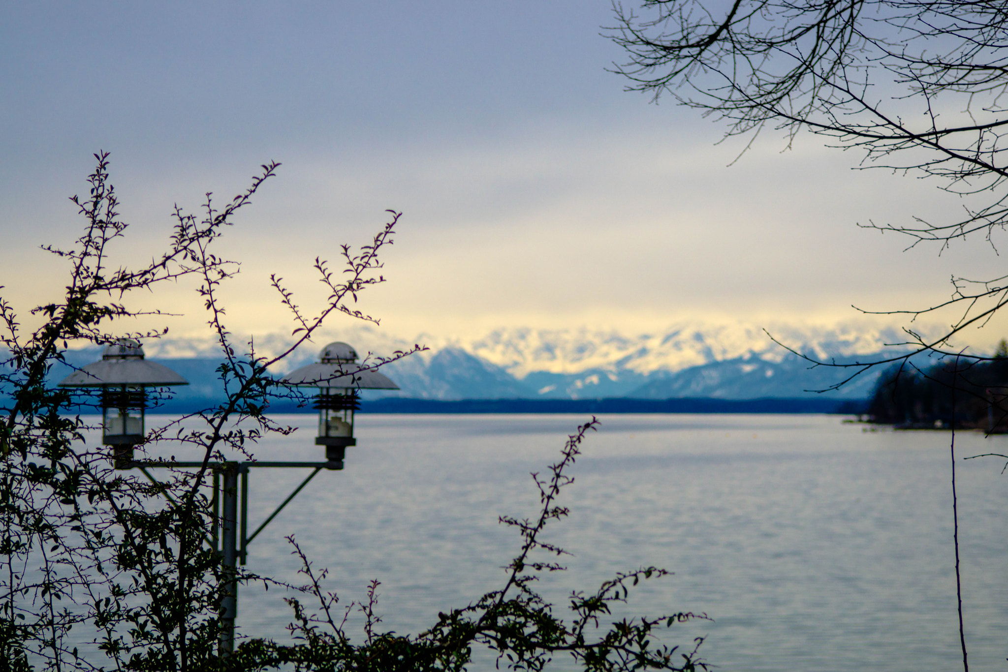 Sony a6000 + Minolta AF 35-105mm F3.5-4.5 sample photo. Starnberg - warten auf die s-bahn photography