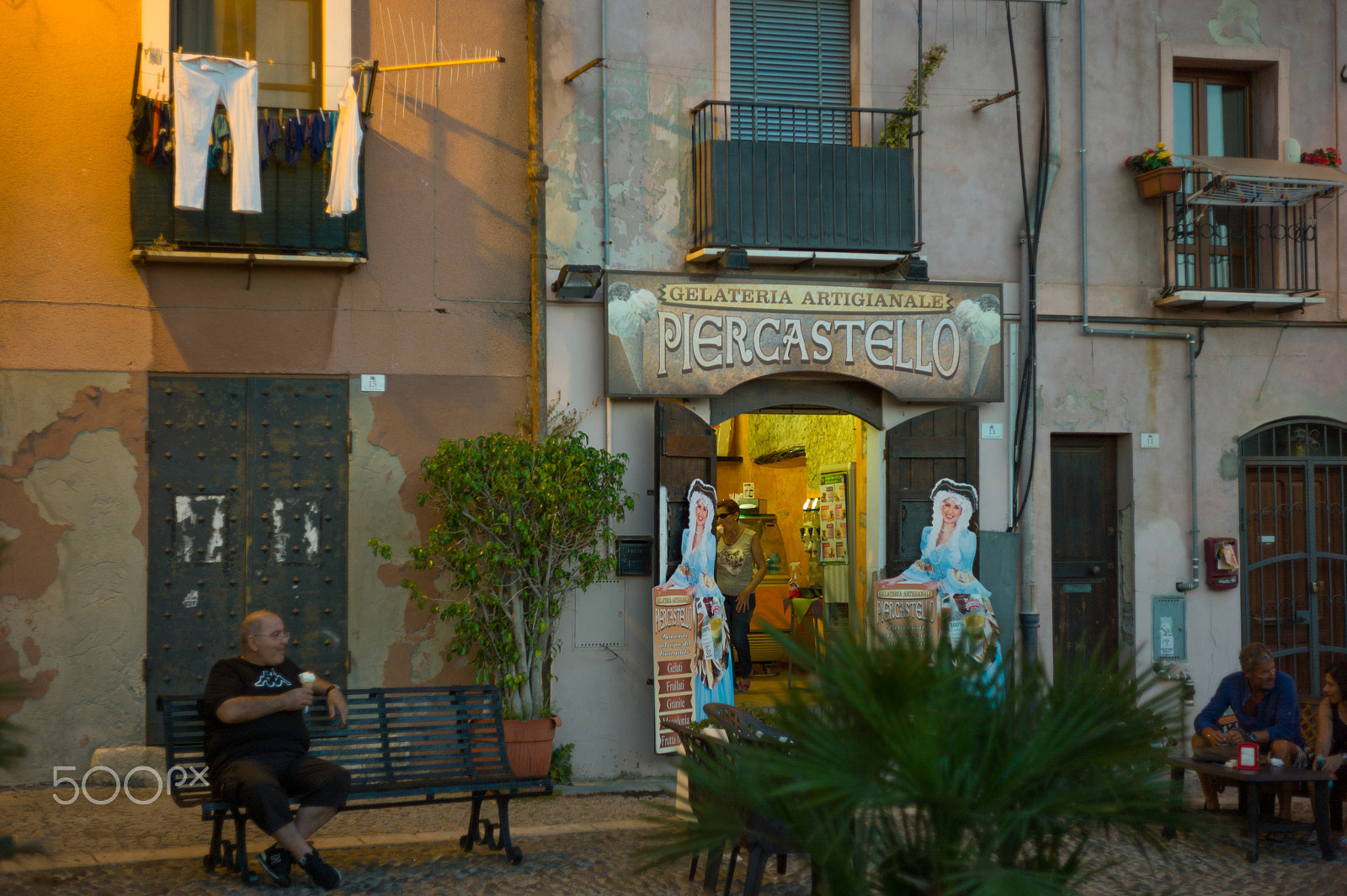 Leica M9 + Summicron-M 50mm f/2 (IV, V) sample photo. Ice cream photography