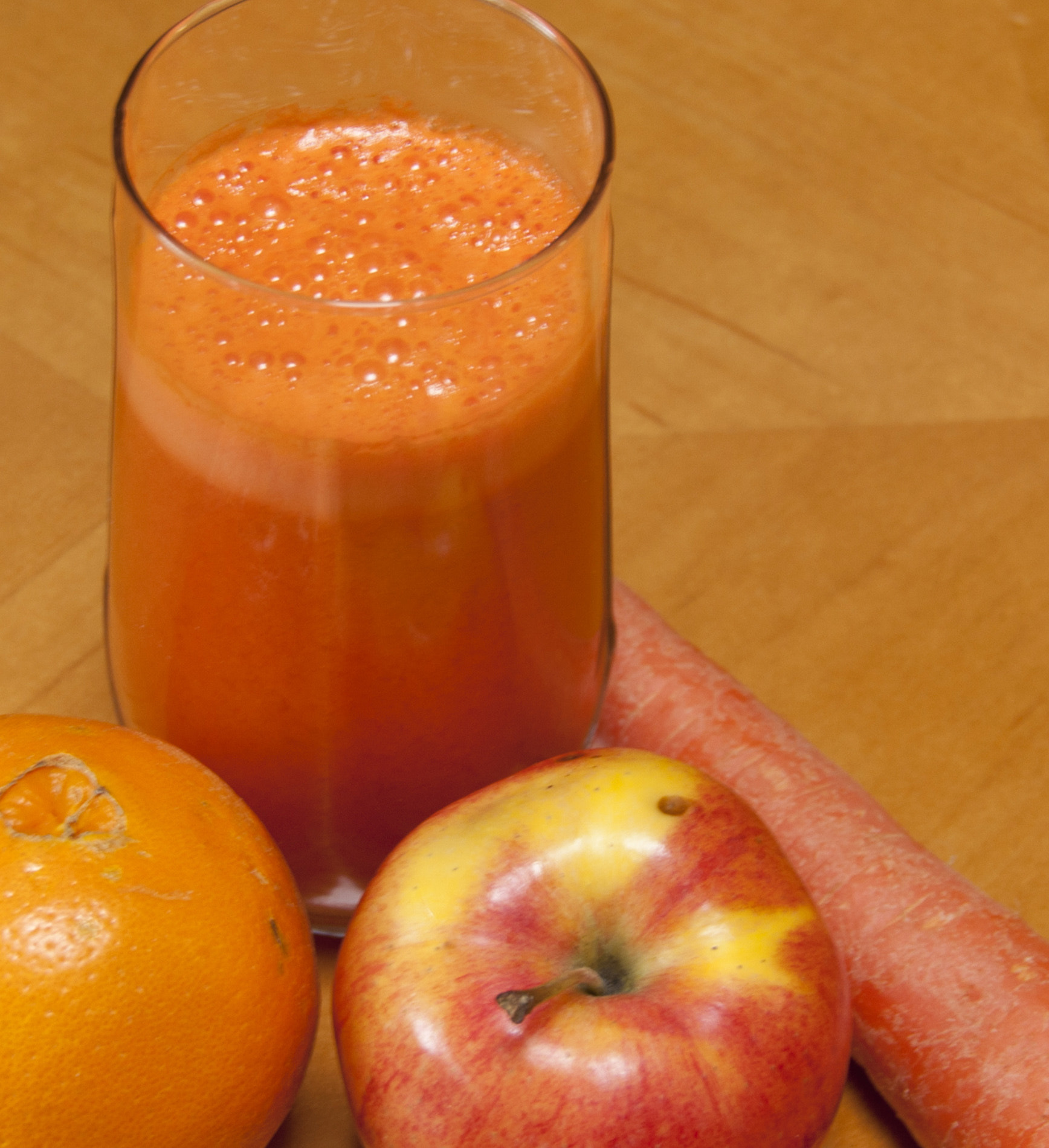 Nikon D5000 sample photo. Fruit juice photography