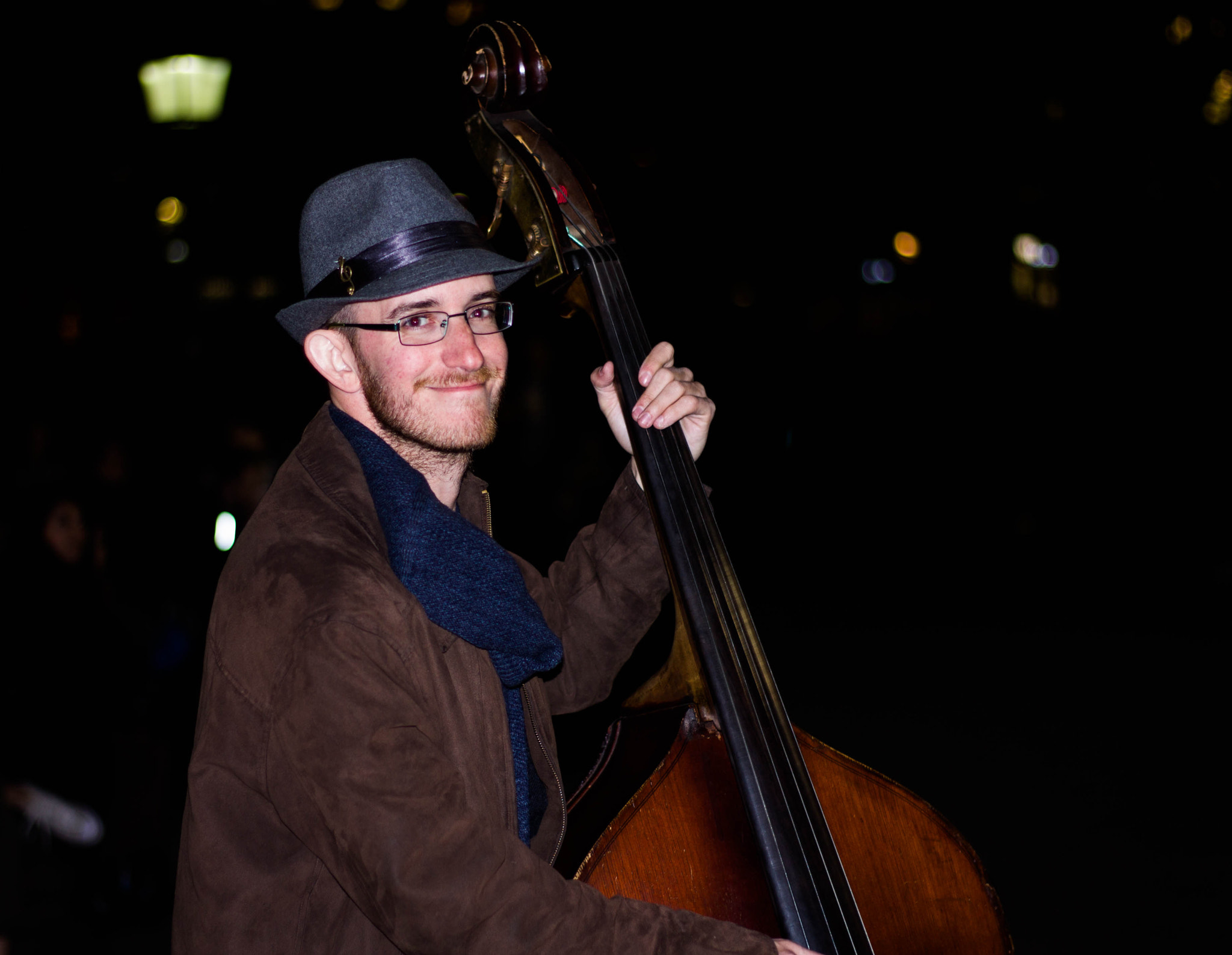 Canon EOS 1100D (EOS Rebel T3 / EOS Kiss X50) + Canon EF 50mm F1.8 STM sample photo. The musician photography