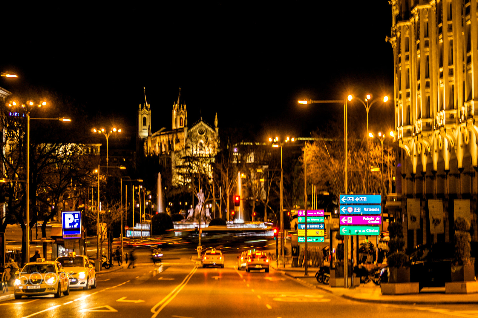 Sony DT 55-300mm F4.5-5.6 SAM sample photo. Cae la noche en madrid photography