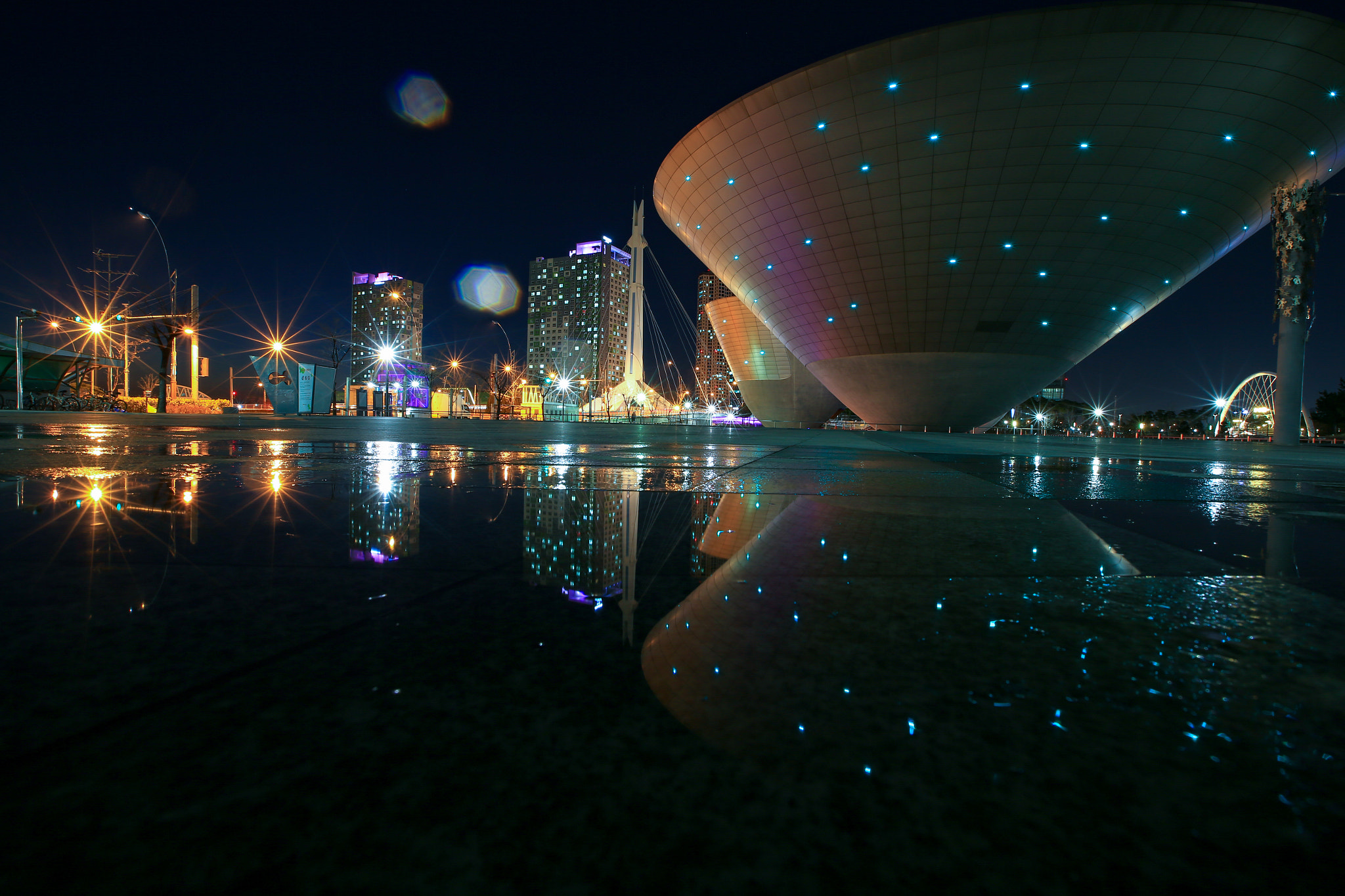 Canon EF 16-35mm F2.8L II USM sample photo. City night photography
