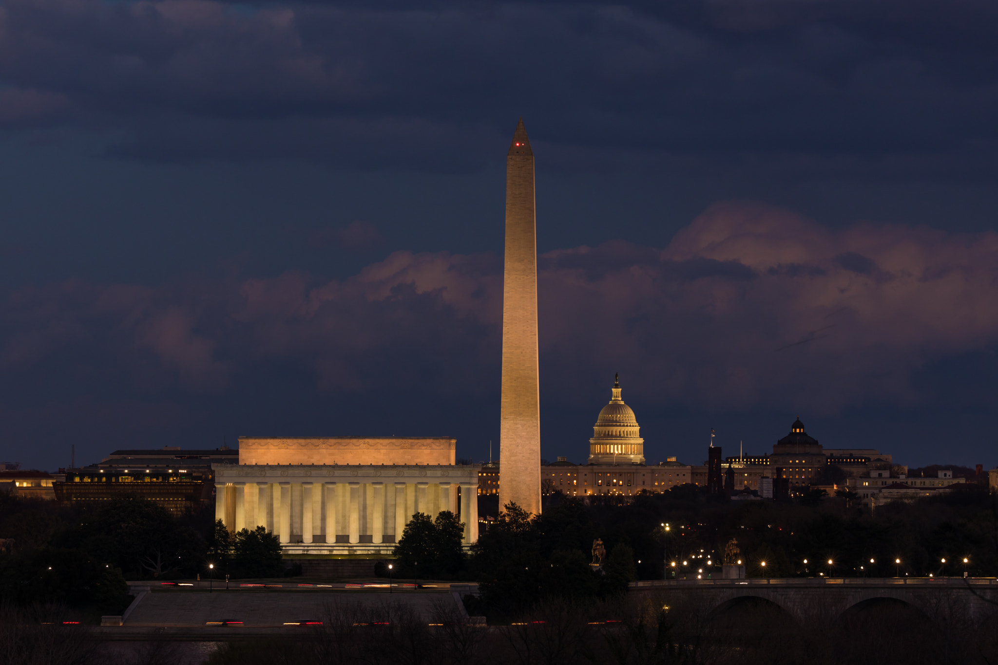 Canon EF 200-400mm F4L IS USM Extender 1.4x sample photo. National mall at sunset photography