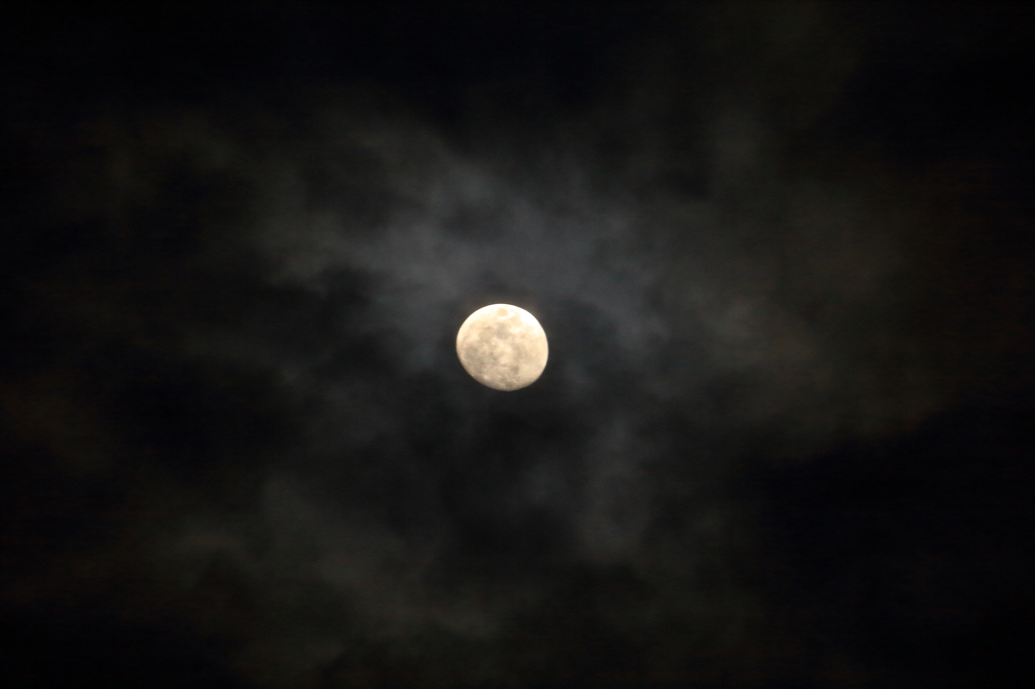 Canon EF-S 55-250mm F4-5.6 IS STM sample photo. When the moon hits your eye.. photography