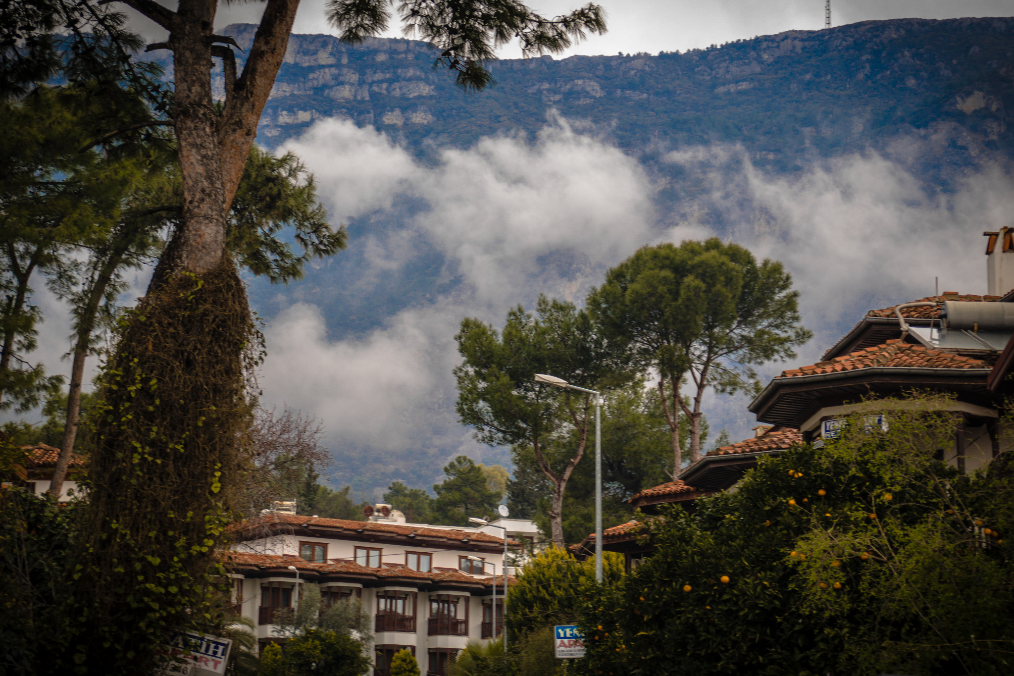 Samsung NX mini sample photo. Foggy city photography