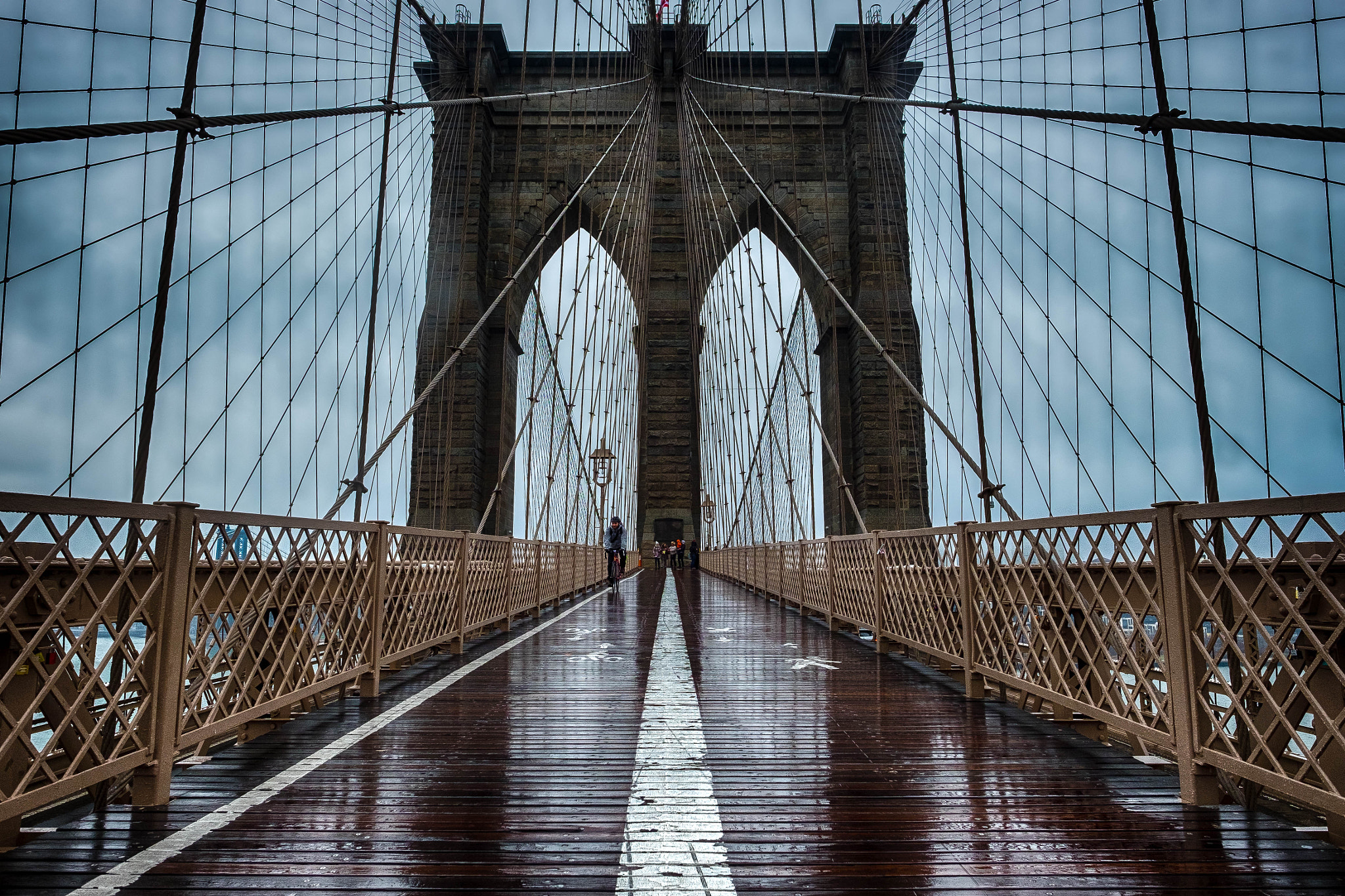 Fujifilm X-E2 + Fujifilm XF 14mm F2.8 R sample photo. Brooklyn bridge photography