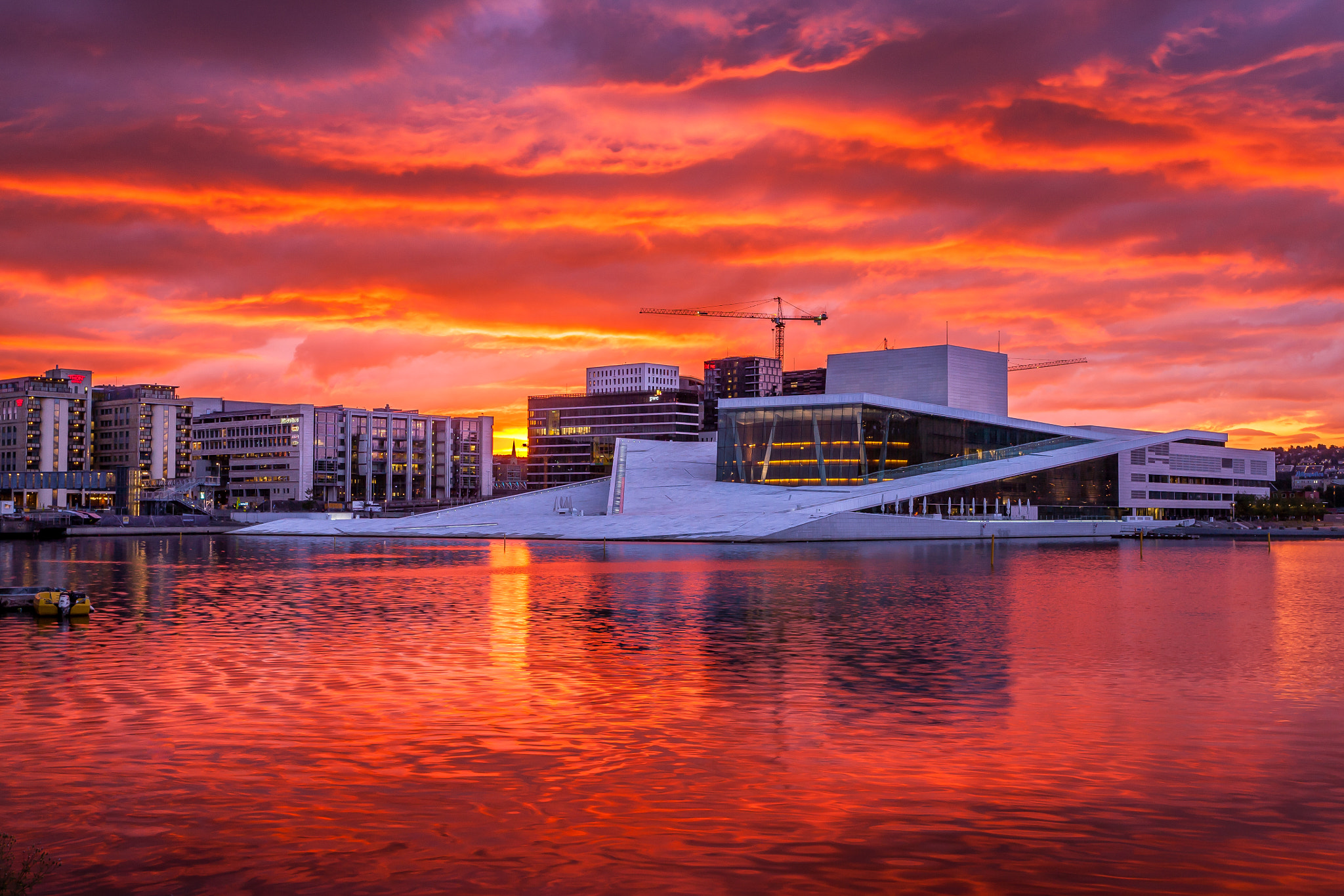 Canon EOS 5D + Canon EF 17-40mm F4L USM sample photo. Oslo sunrise photography