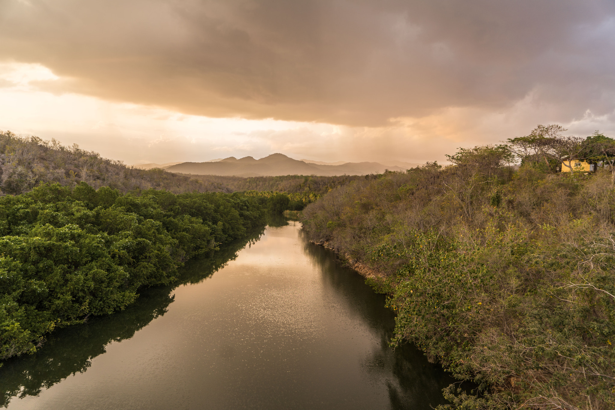 Sony a7R + Sony Vario Tessar T* FE 24-70mm F4 ZA OSS sample photo. Beautiful river near trinidad, cuba photography