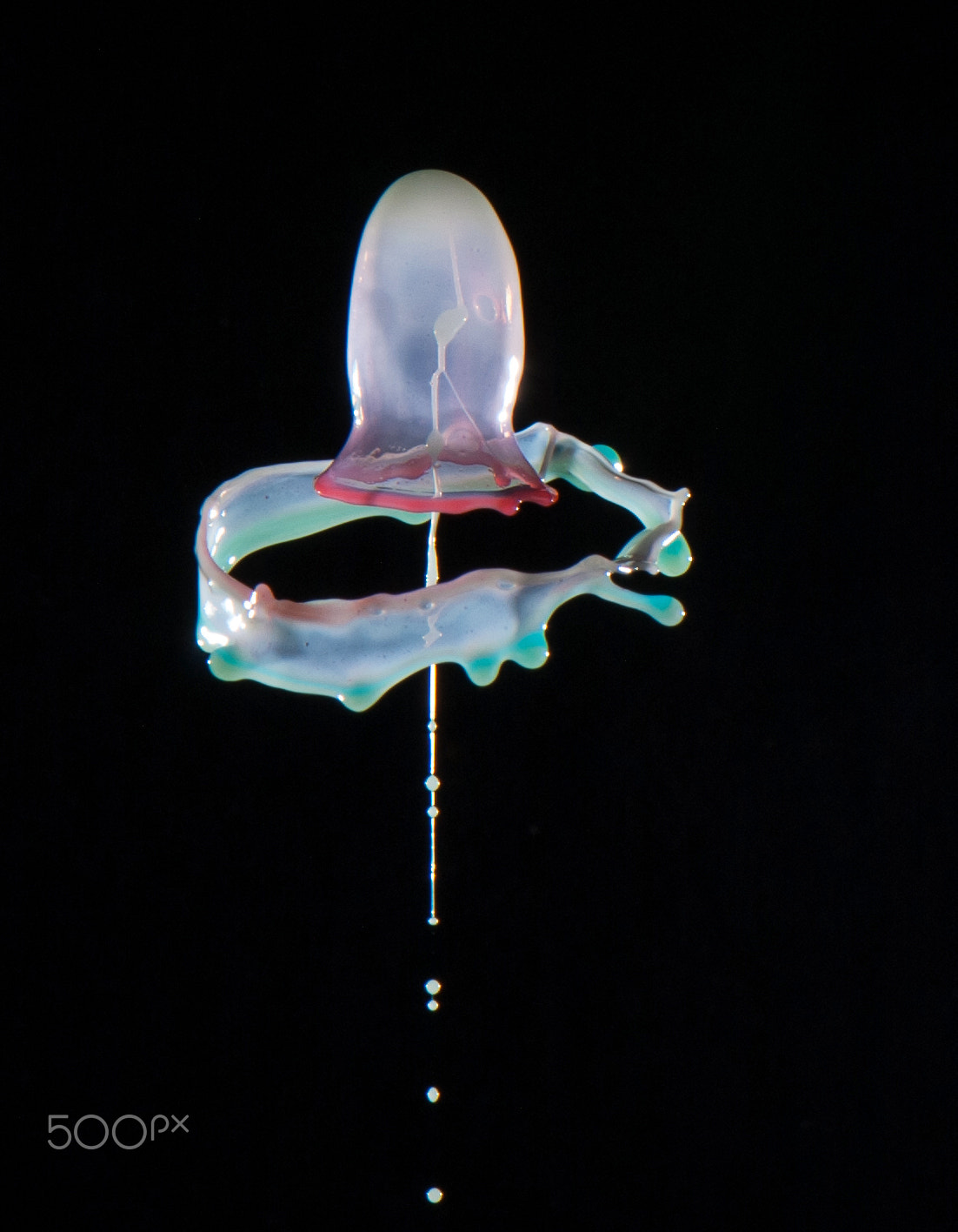 Nikon D80 + Nikon AF-S Micro-Nikkor 105mm F2.8G IF-ED VR sample photo. Water drop collision photography
