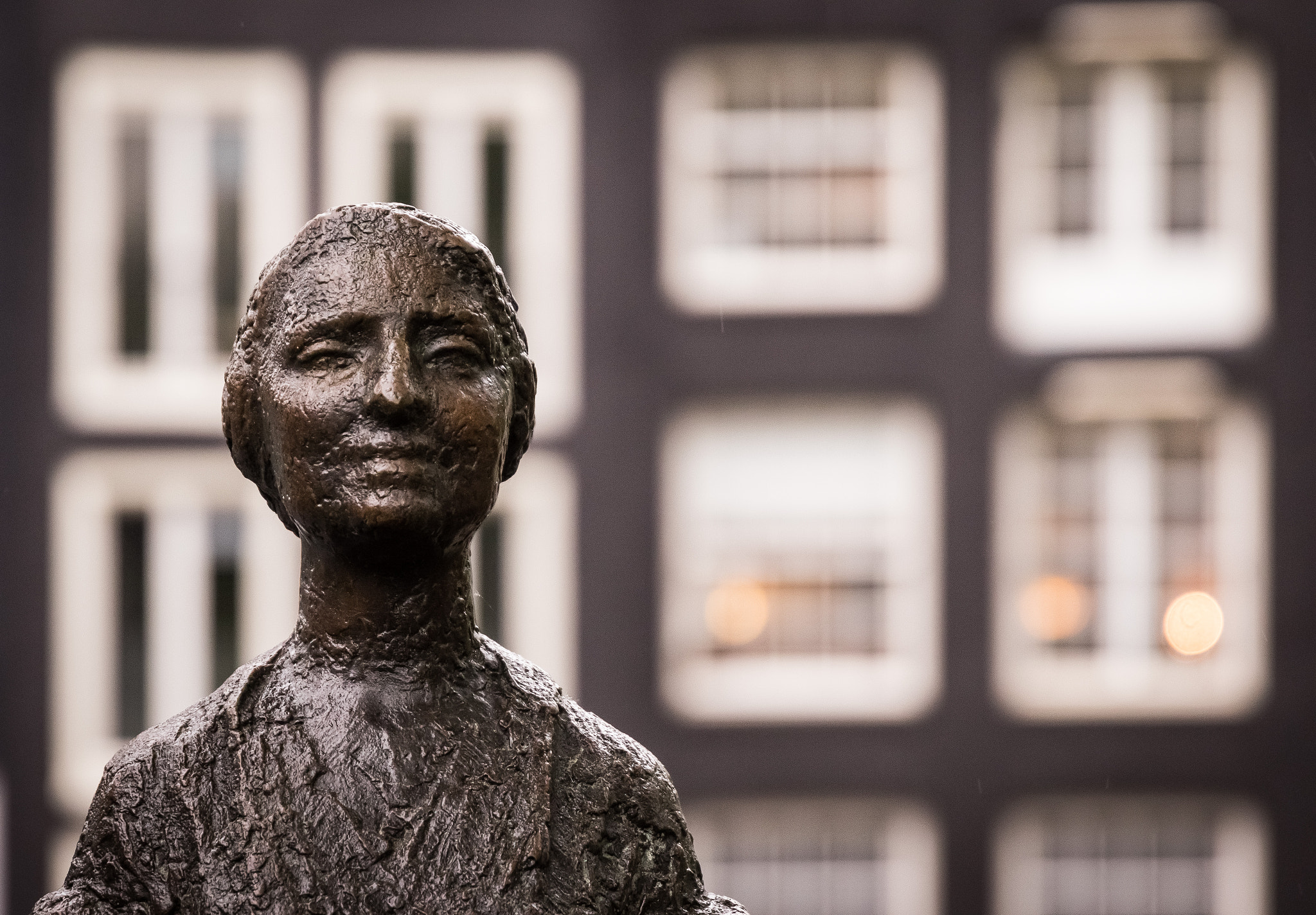 Canon EOS 7D Mark II + Sigma 24-105mm f/4 DG OS HSM | A sample photo. Old lady of amsterdam photography