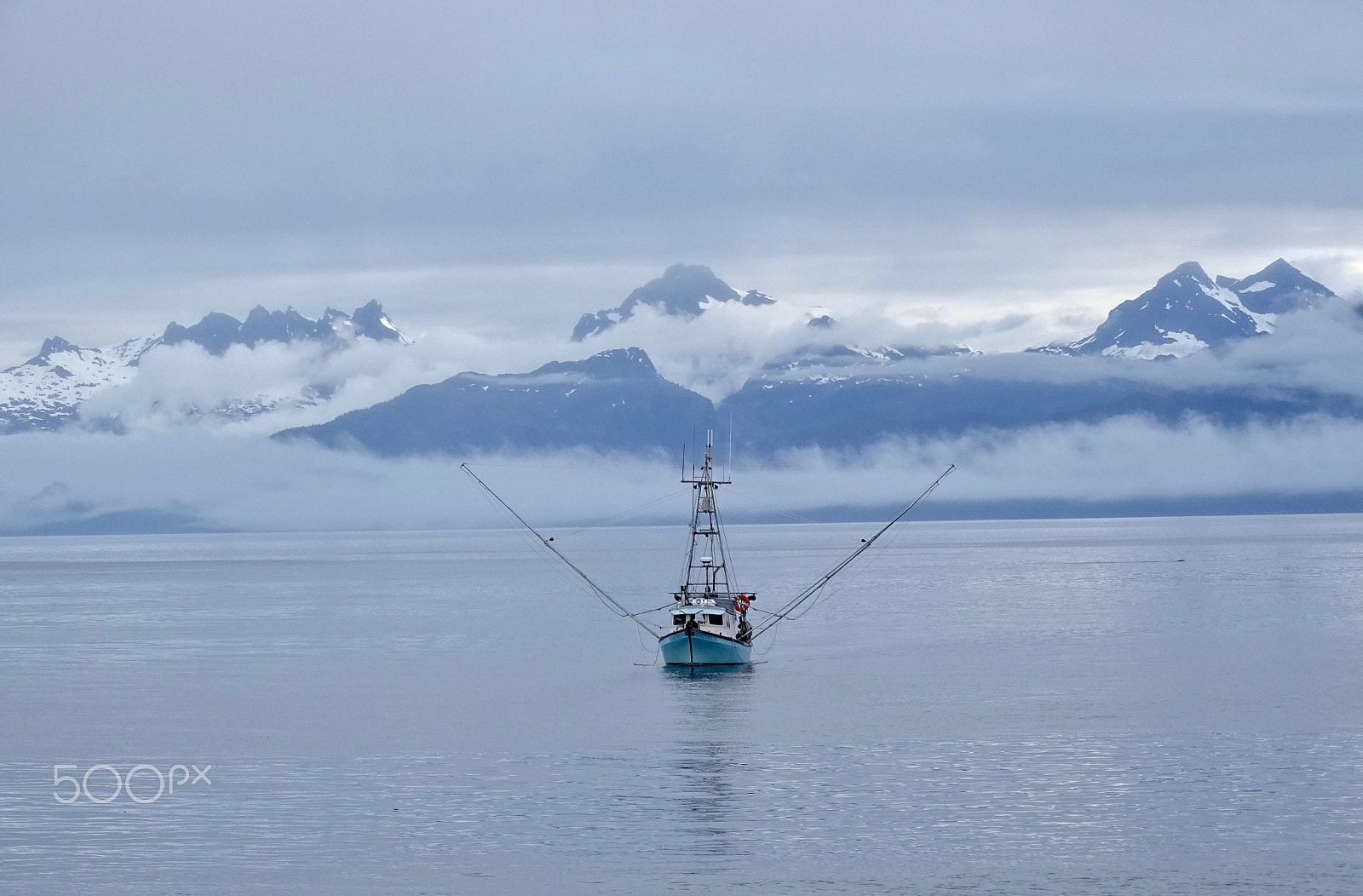 Sony 24-210mm F2.8-6.3 sample photo. Fishing trawler photography