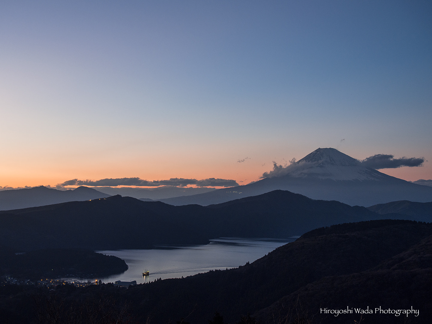 Olympus PEN E-PL5 sample photo. Mt fuji watch over ashino lake photography