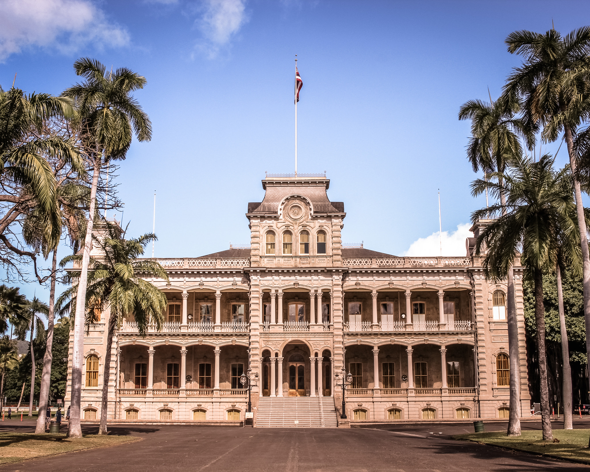 Canon EF-S 24mm F2.8 STM sample photo. Hawaiian palace photography