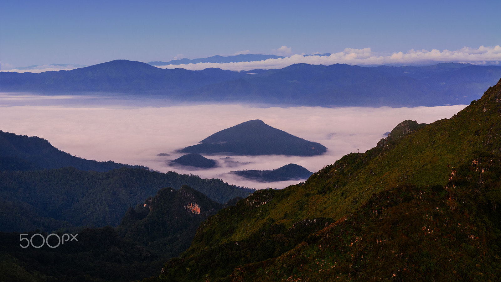 Nikon D5200 + Sigma 17-70mm F2.8-4 DC Macro OS HSM | C sample photo. Mountain mist in sunrise. photography