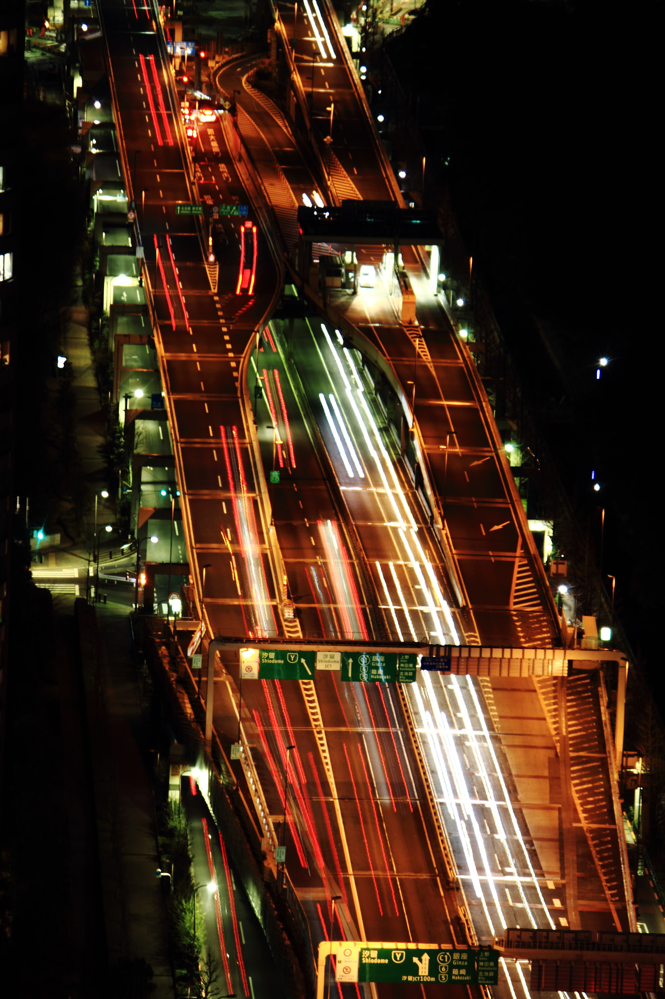 Canon EOS 600D (Rebel EOS T3i / EOS Kiss X5) sample photo. Night view of hamamatsucho photography