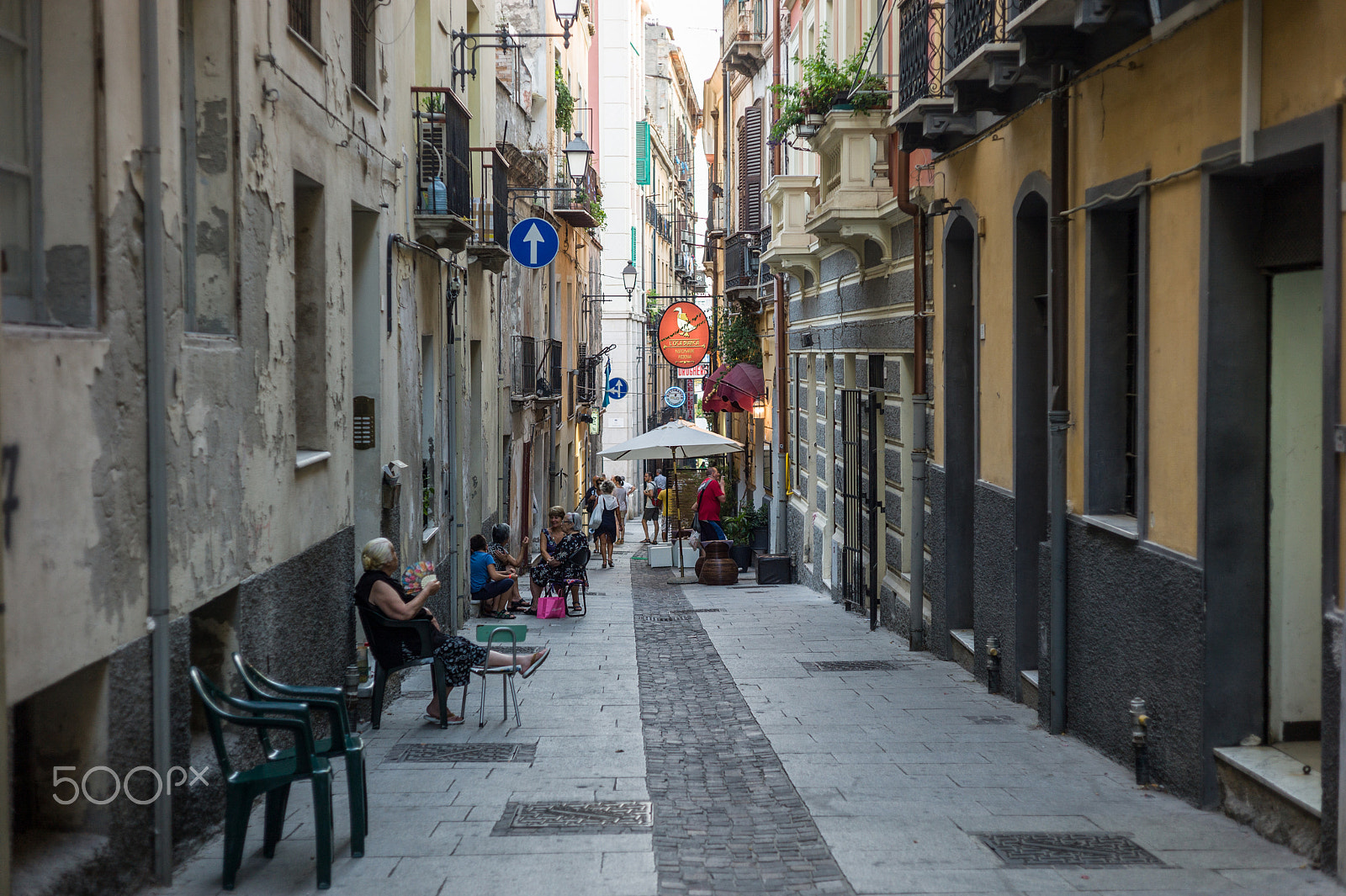 Leica M9 + Summicron-M 50mm f/2 (IV, V) sample photo. Oldtown street photography