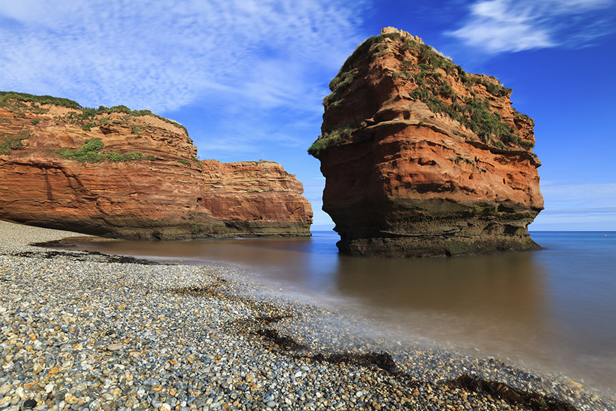 Canon EF 16-35mm F4L IS USM sample photo. Sandstone sea stack (ladram bay) photography