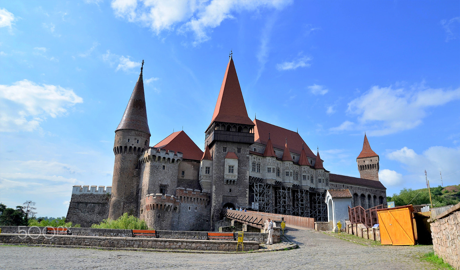 Nikon D5100 + Tamron SP AF 17-50mm F2.8 XR Di II LD Aspherical (IF) sample photo. Corvin castle in romania photography