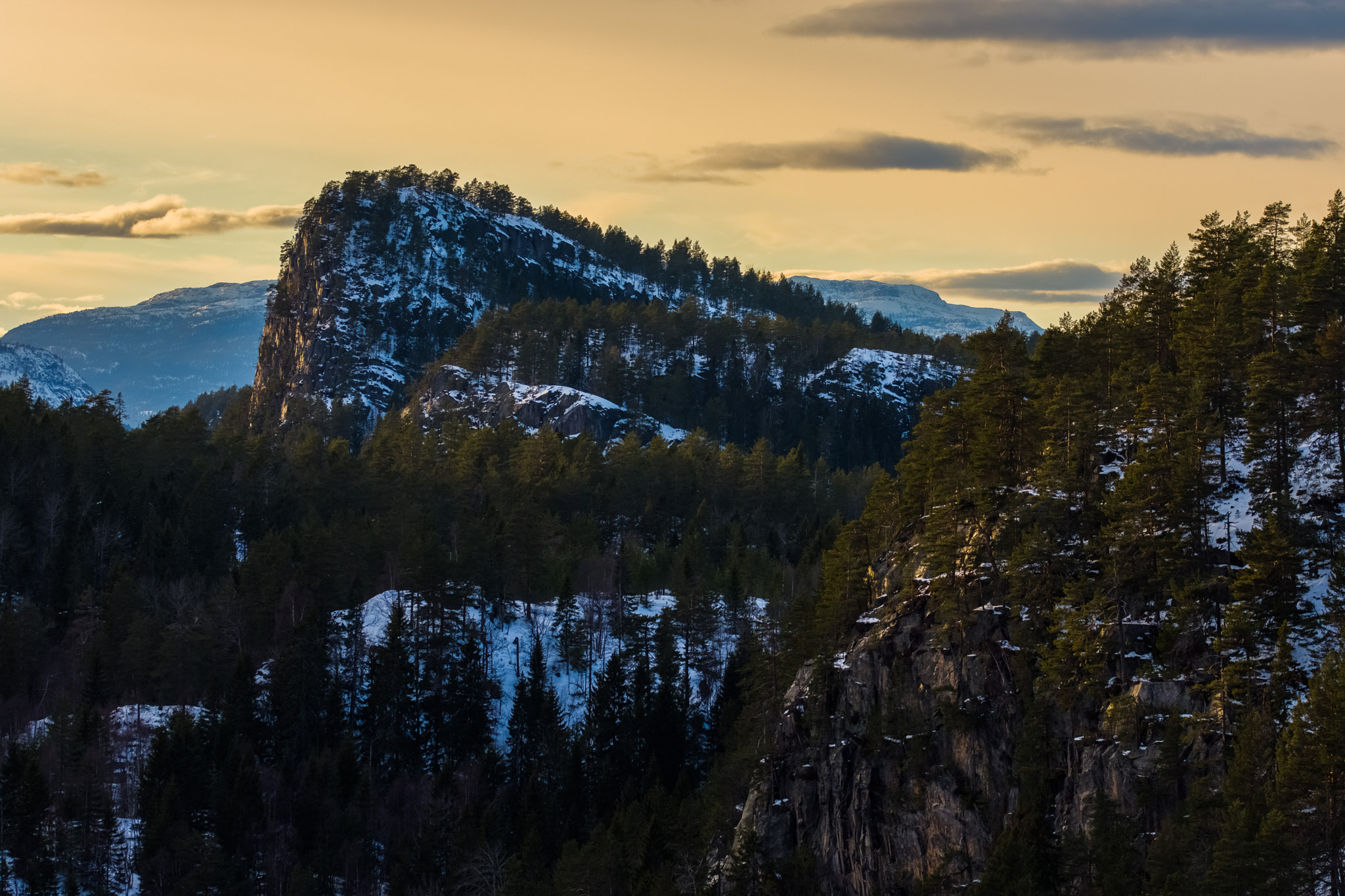 Sigma 105mm F2.8 EX DG OS HSM sample photo. Last sun on stasnibb photography